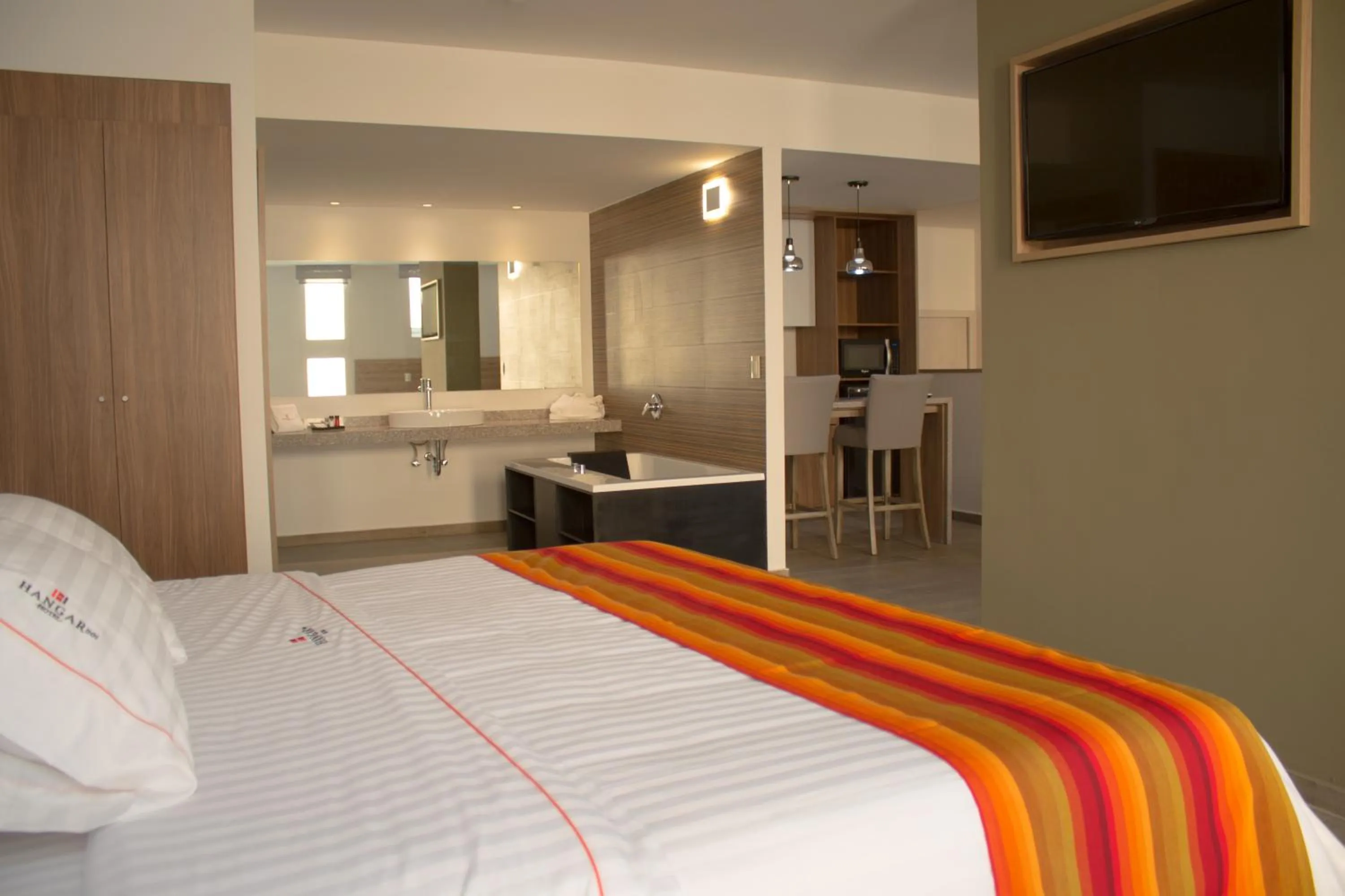 Bed in Hangar Inn Guadalajara Aeropuerto