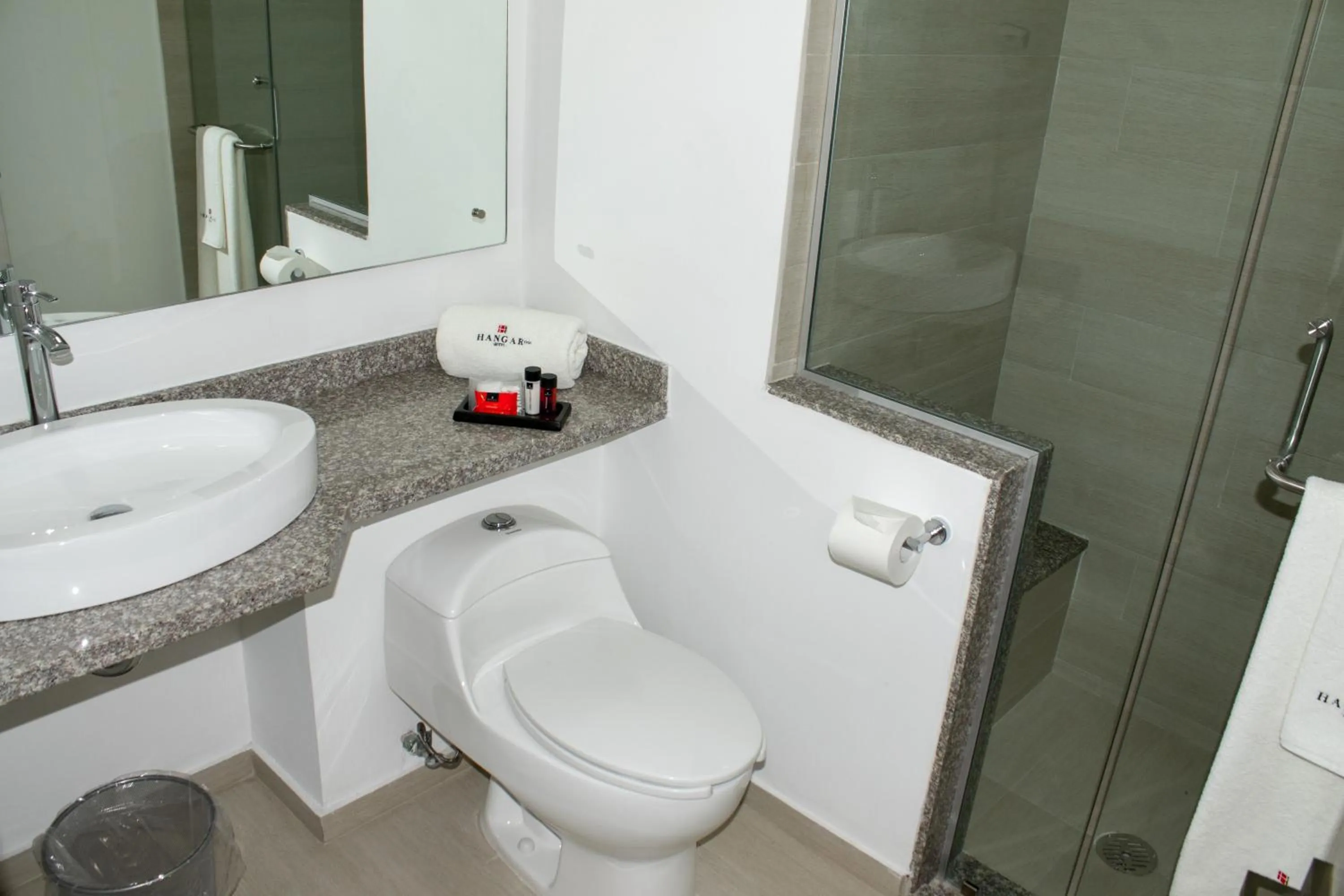 Bathroom in Hangar Inn Guadalajara Aeropuerto