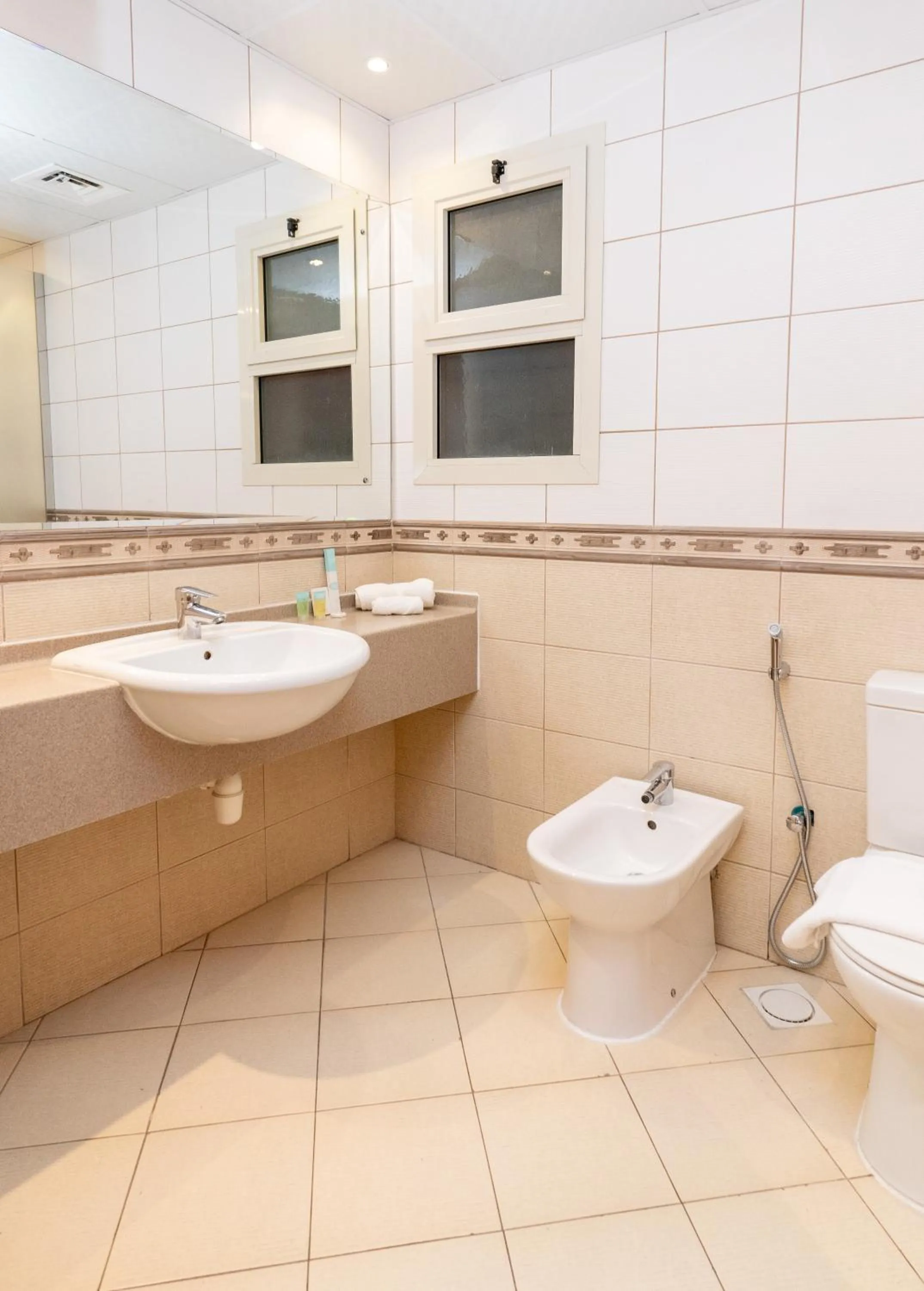 Toilet in Al Raya Hotel Apartments
