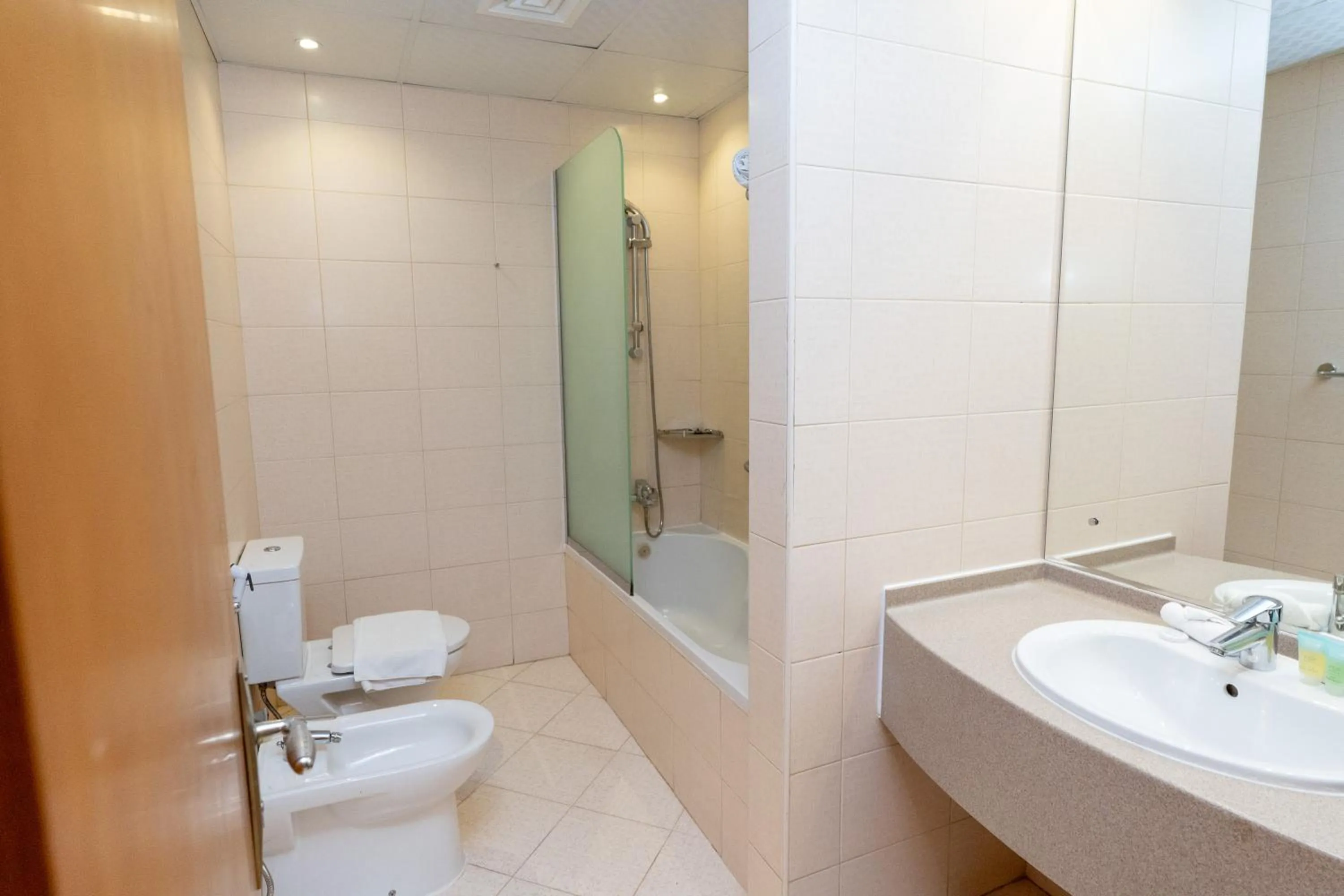 Shower in Al Raya Hotel Apartments