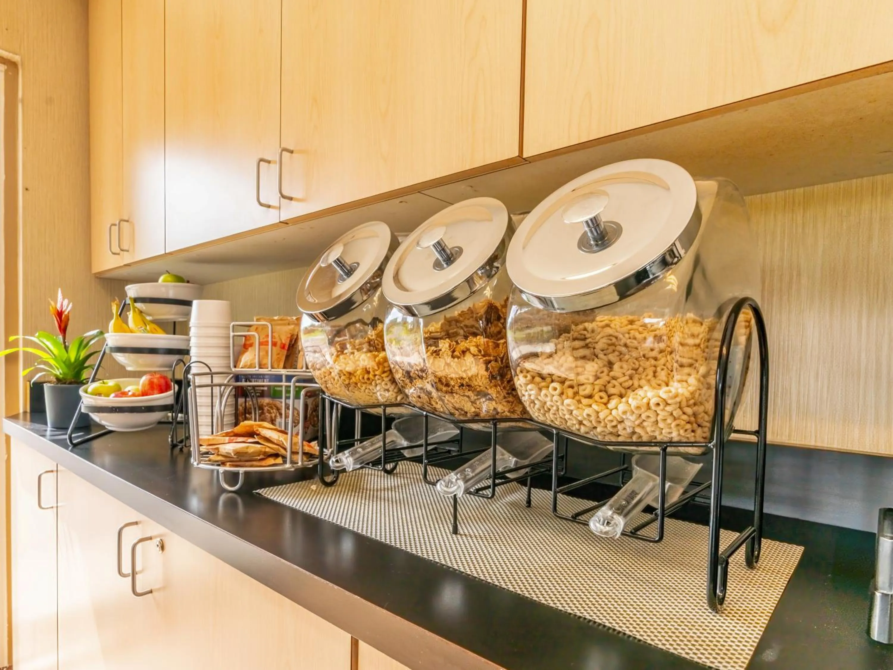 Breakfast in Maple Crest Inn