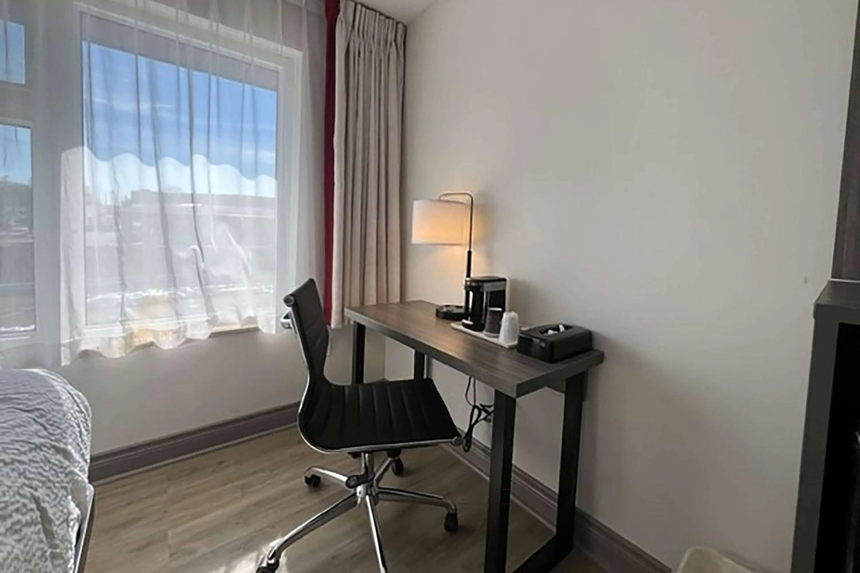 King Room - Non-Smoking in Maple Crest Inn