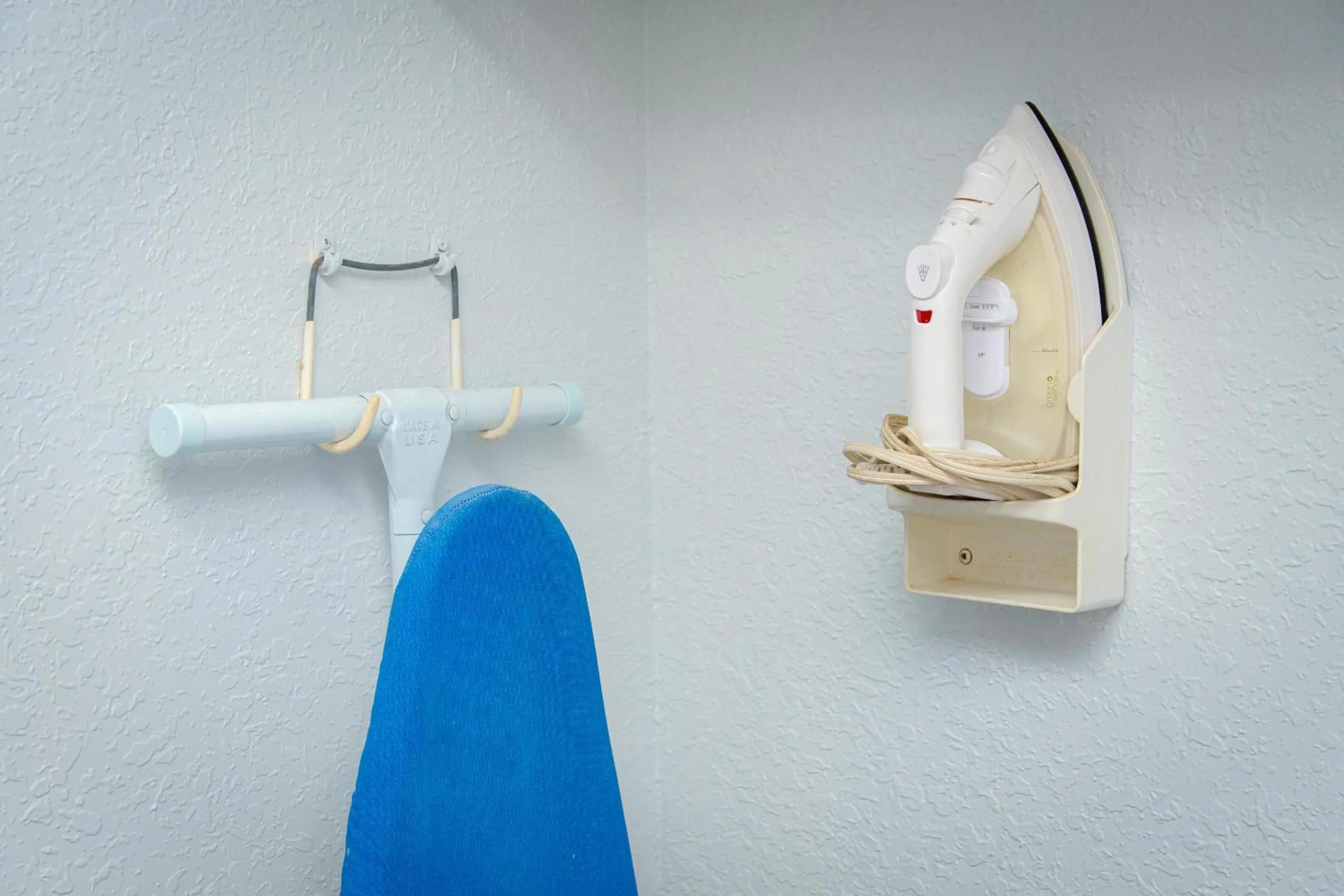 flat iron in Studio 6-Coral Springs, FL - Fort Lauderdale