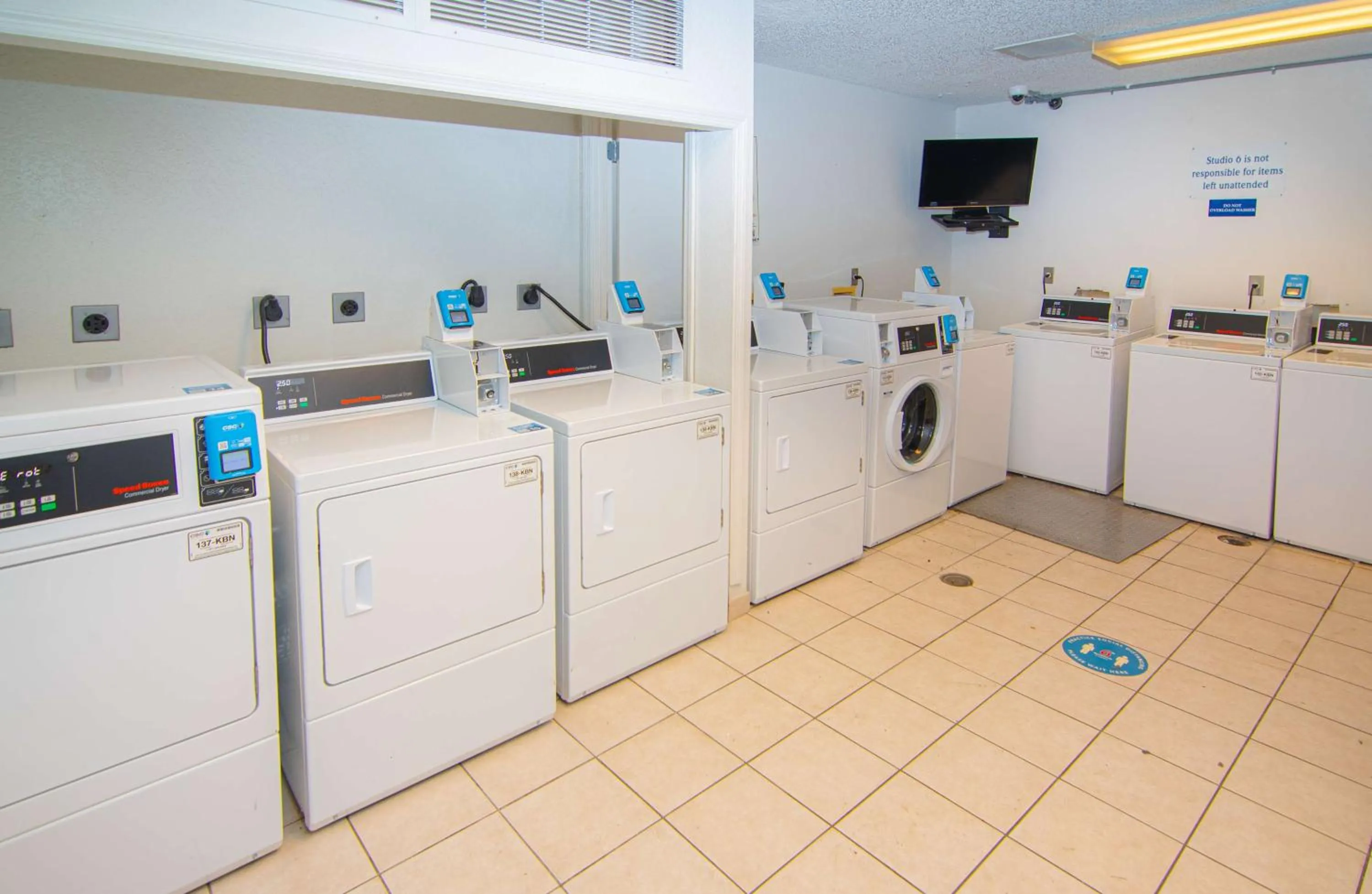 laundry in Studio 6-Coral Springs, FL - Fort Lauderdale