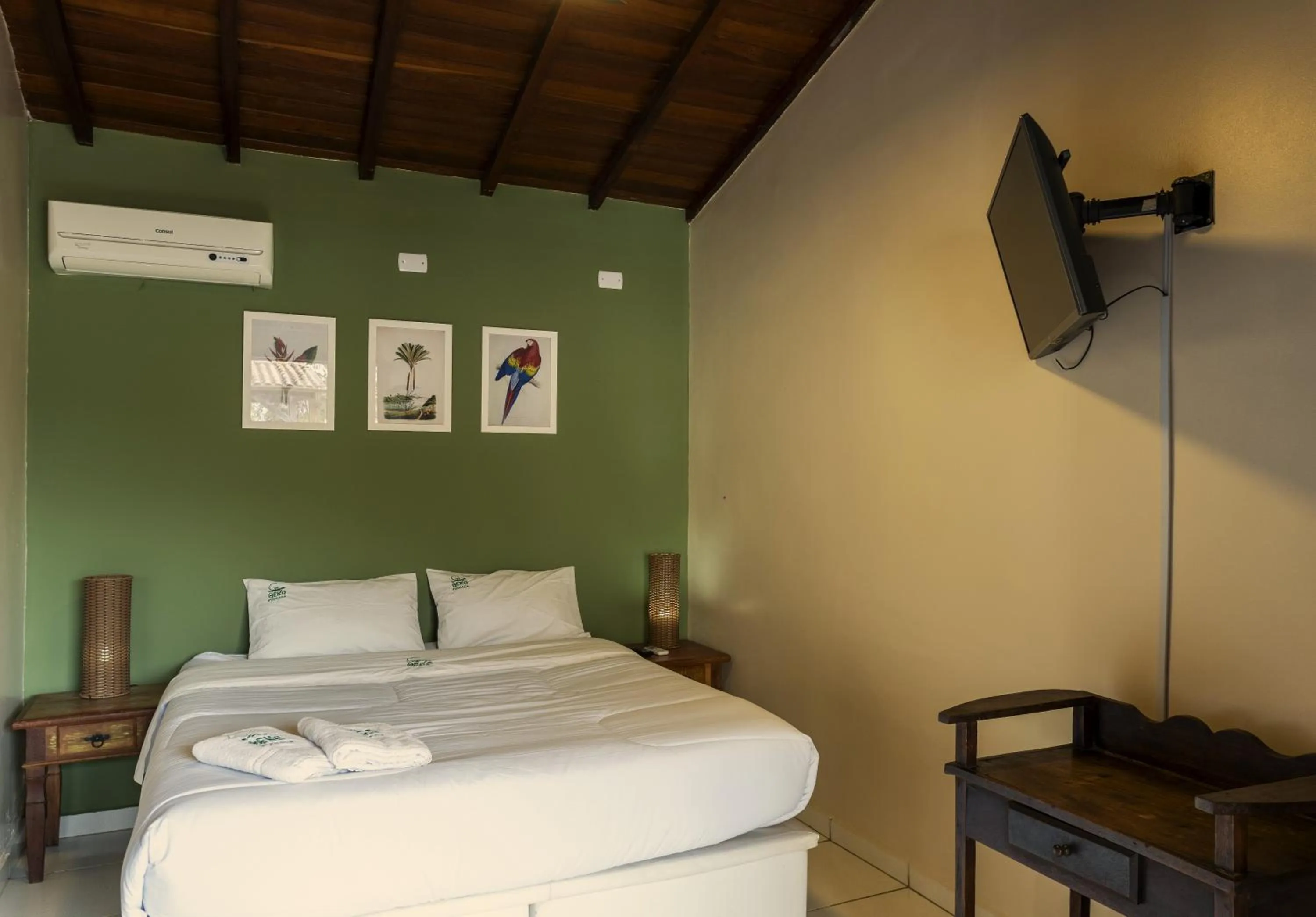 Bed in Geko Pousada Paraty