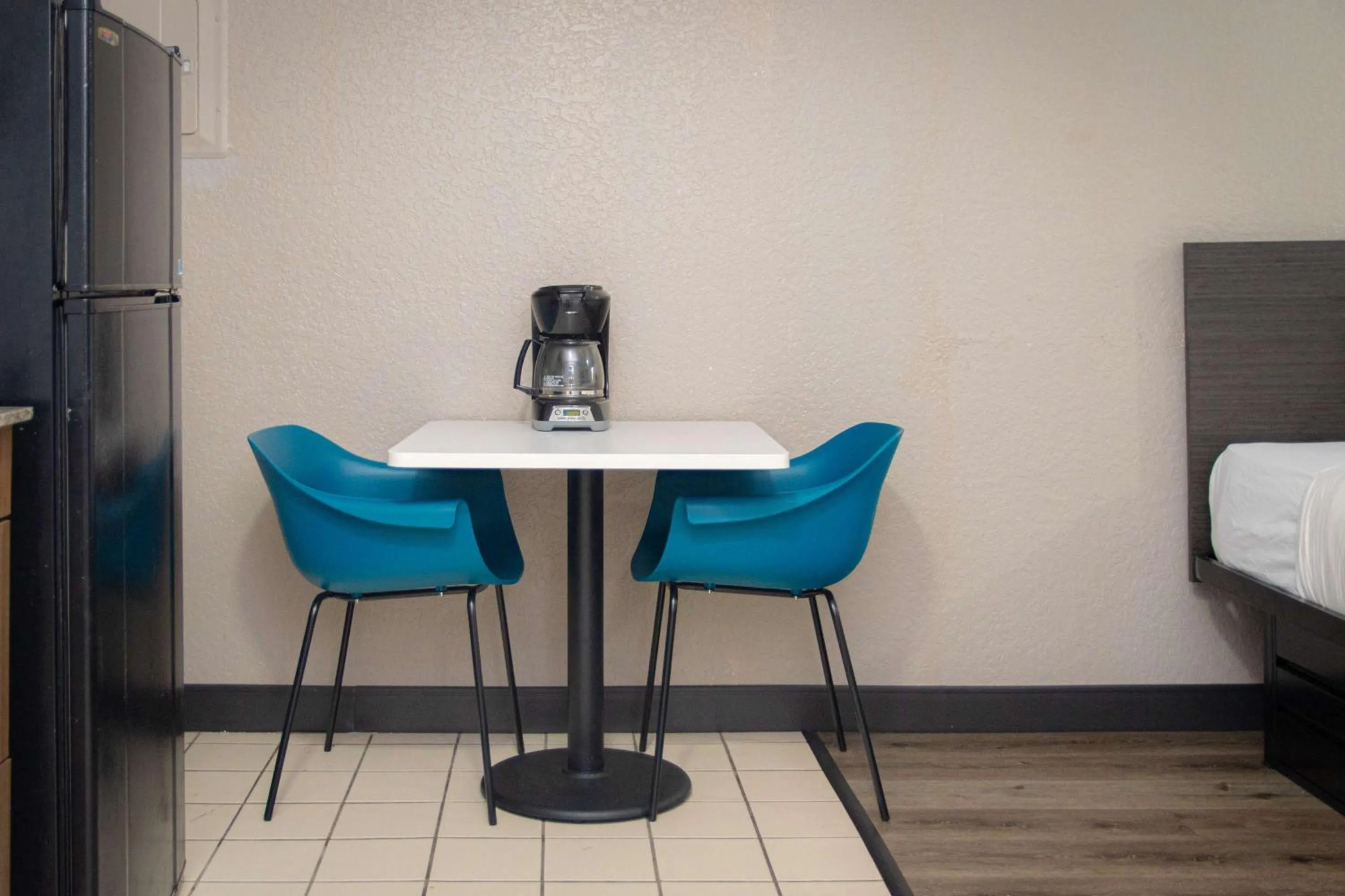 Other, Bed in Studio 6-West Palm Beach, FL