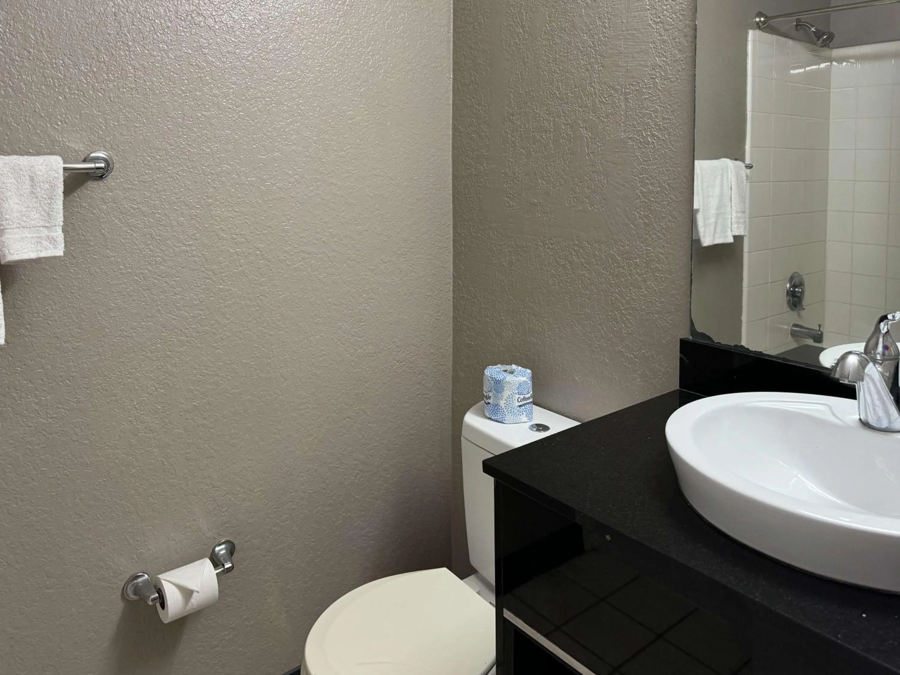 Bathroom in Studio 6-West Palm Beach, FL