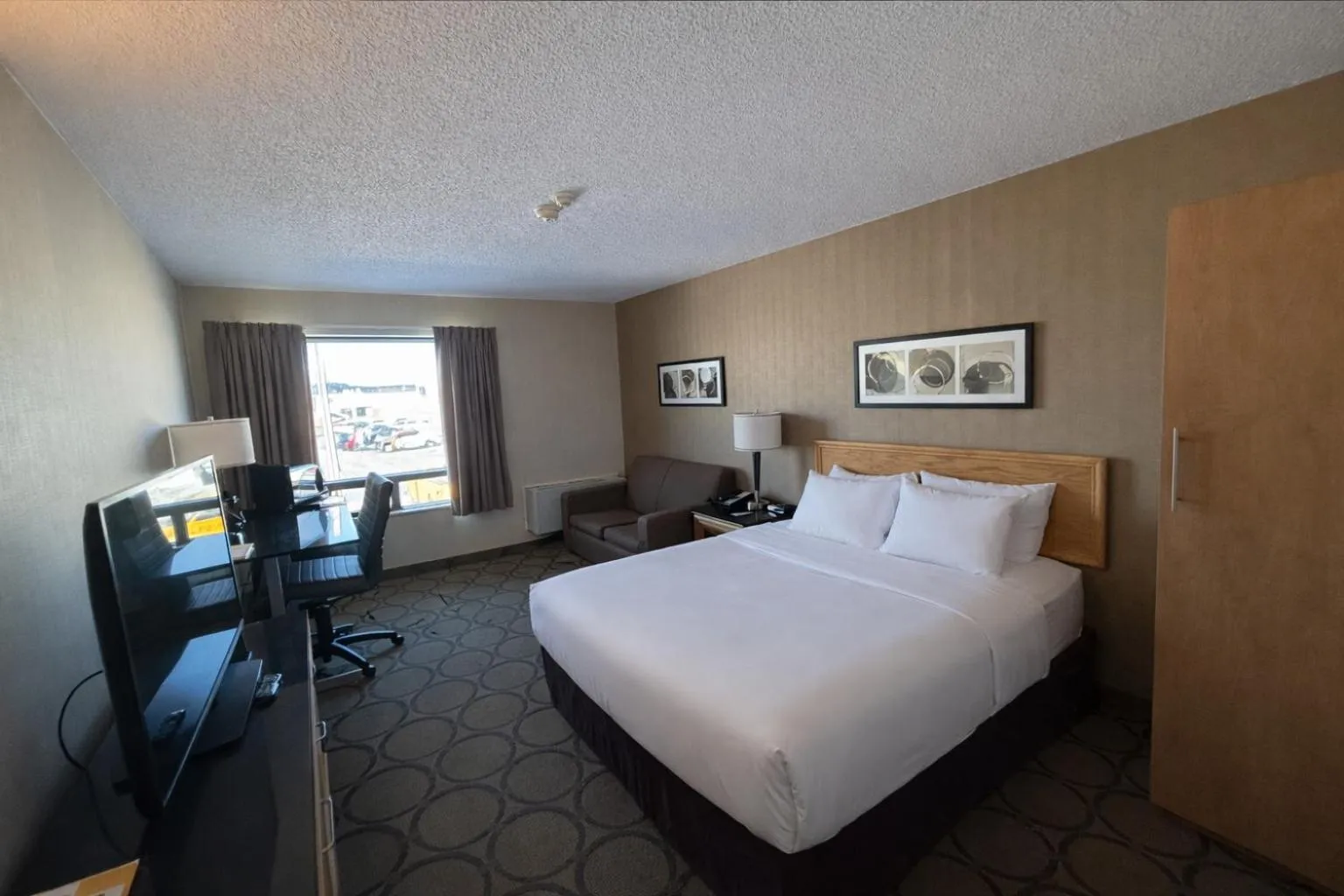 Bed in Comfort Inn Baie-Comeau