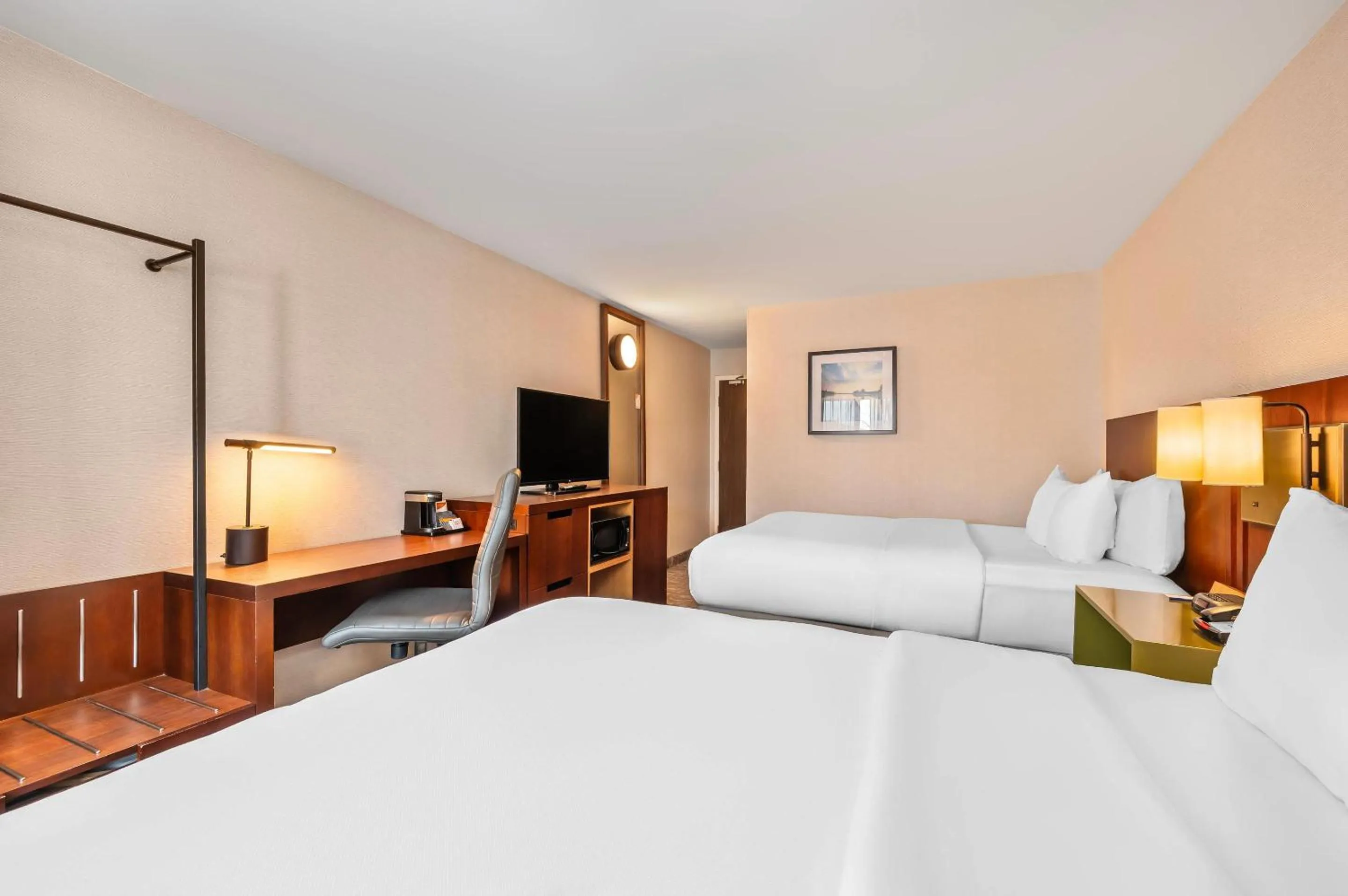 Bedroom, Bed in Comfort Inn South Shore