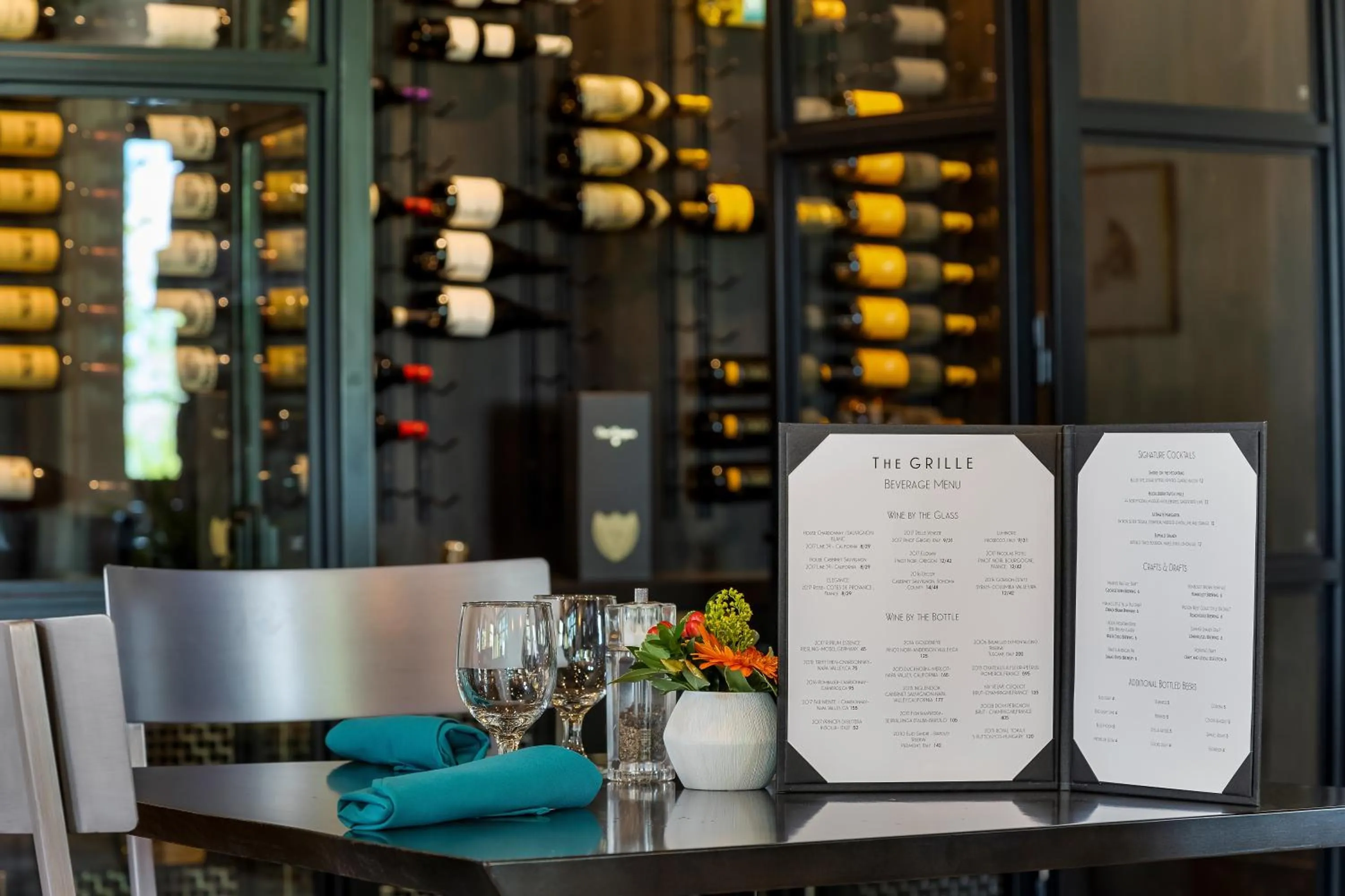 Lounge or bar in The Lodge at Bronze Buffalo Ranch