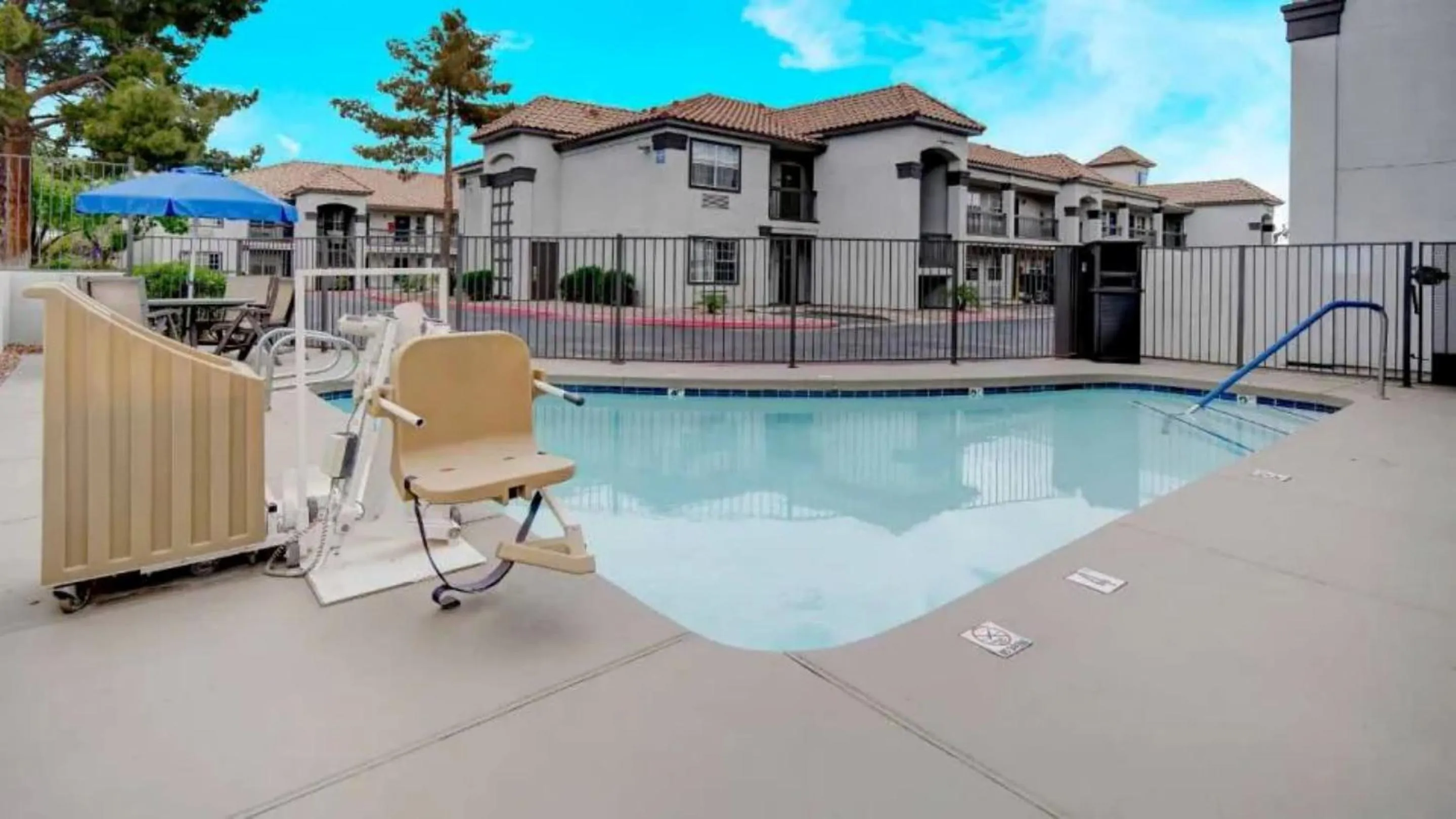 Swimming pool in Studio 6-Tempe, AZ