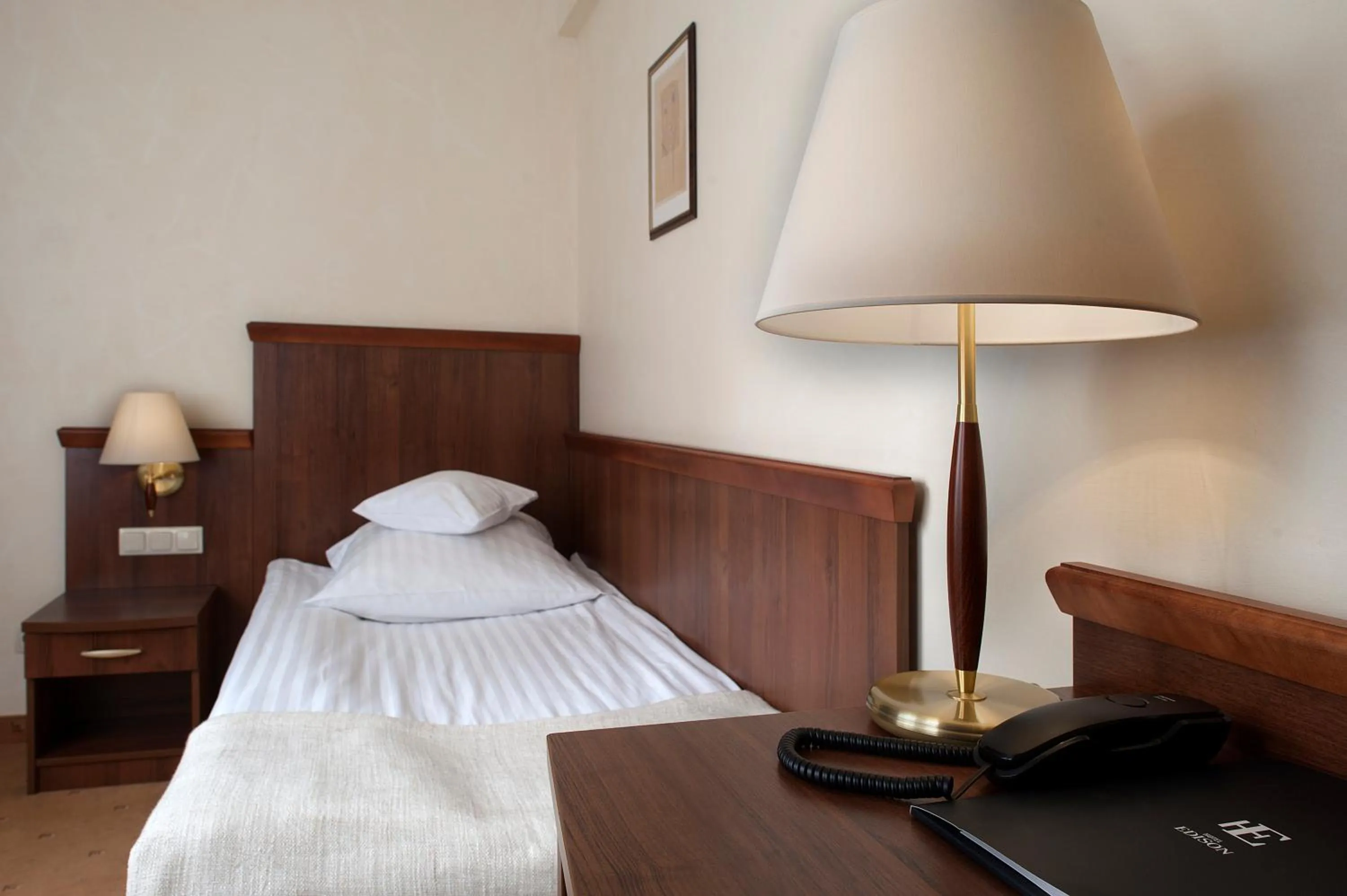 Bed in Hotel Edison Poznań Lotnisko Ławica