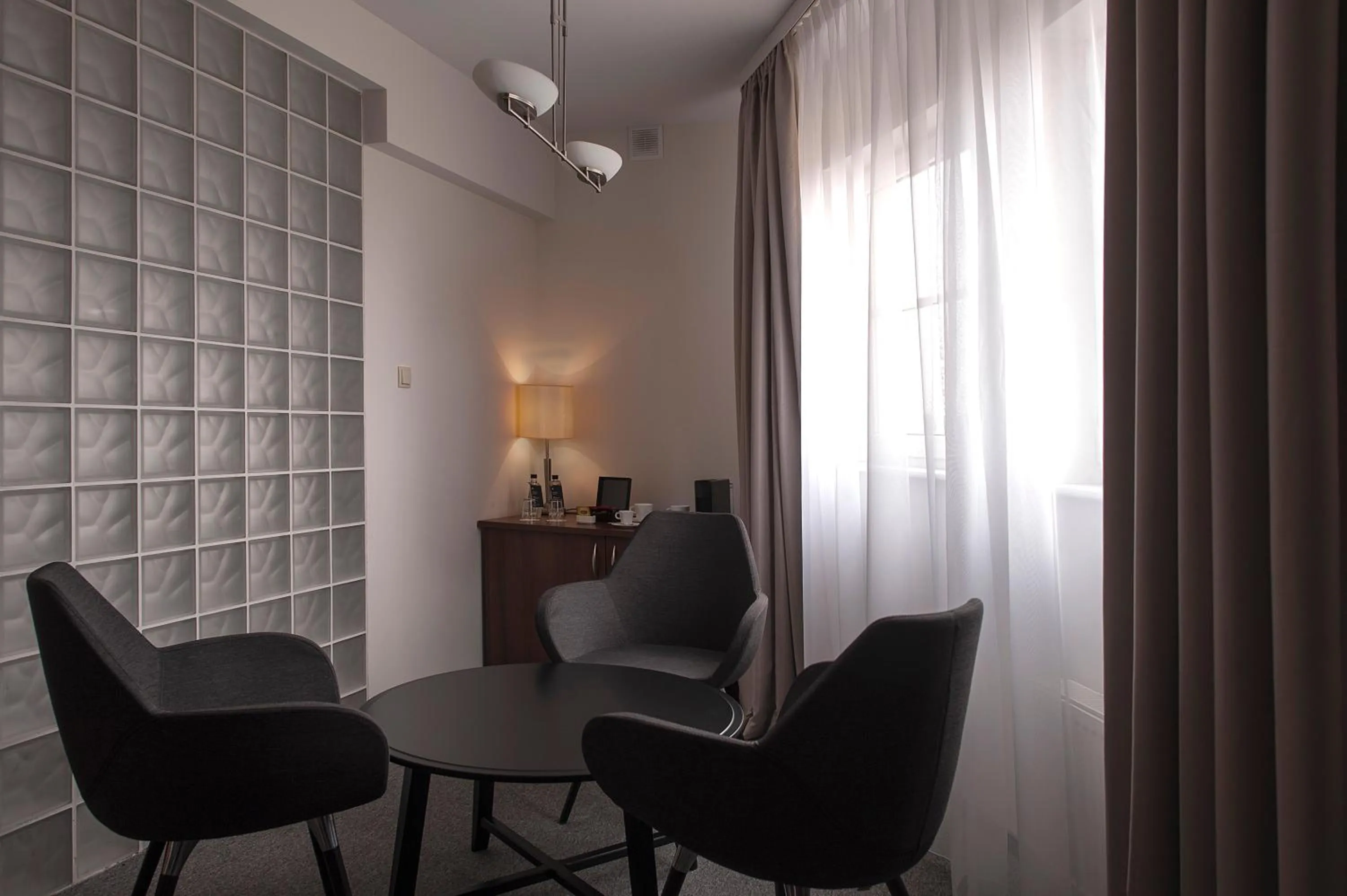 Photo of the whole room in Hotel Edison Poznań Lotnisko Ławica