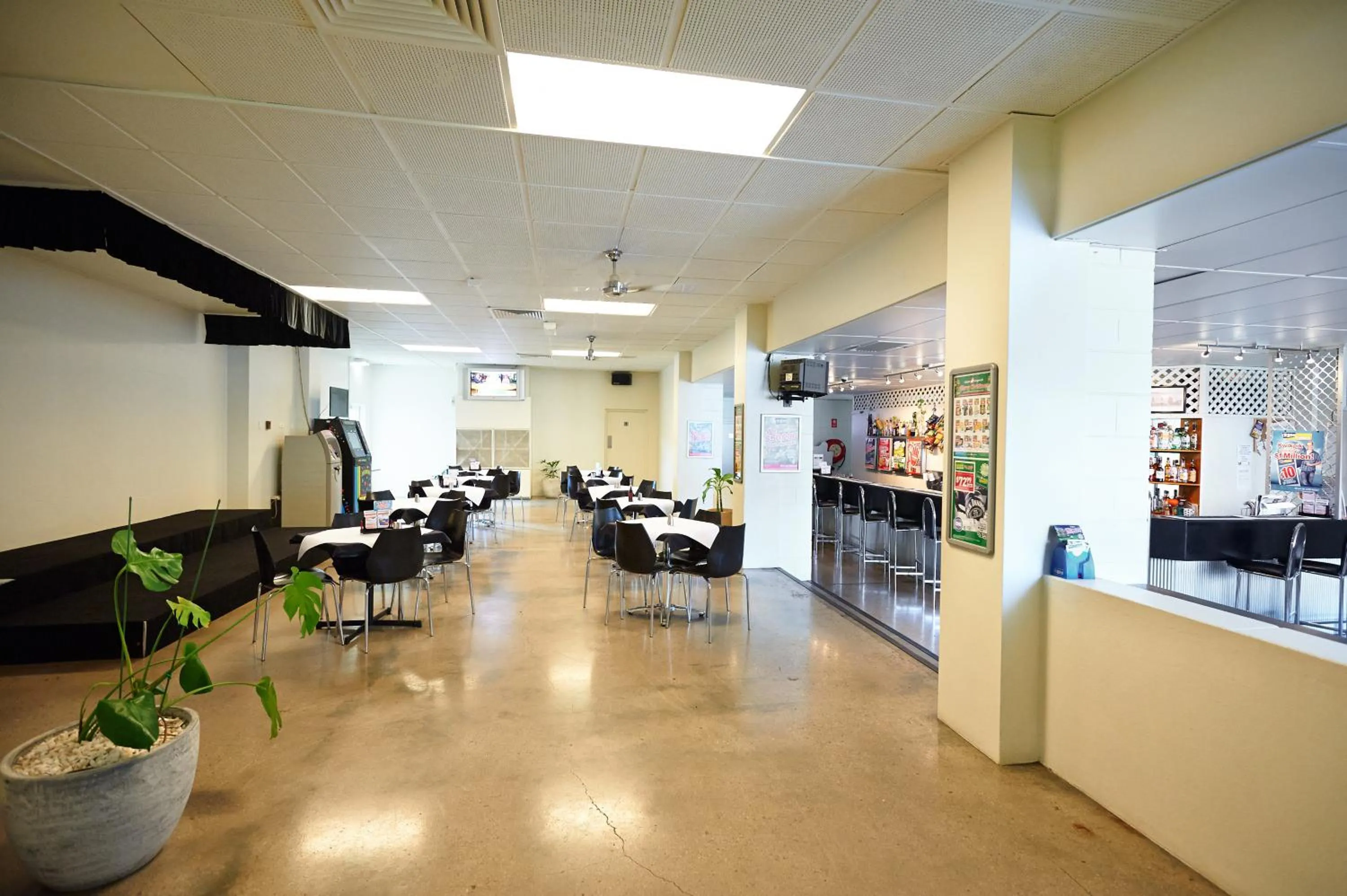 Lounge or bar in Commercial Hotel