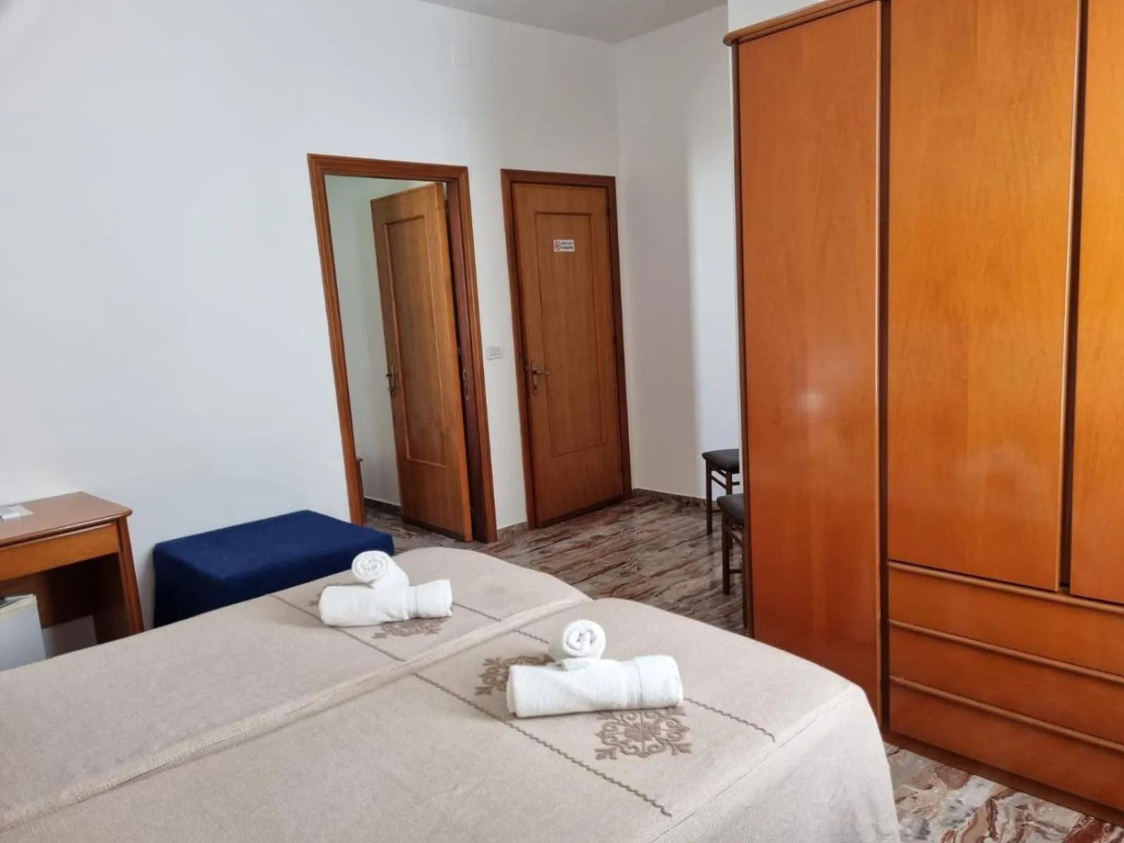 Photo of the whole room, Bed in Hotel Plammas