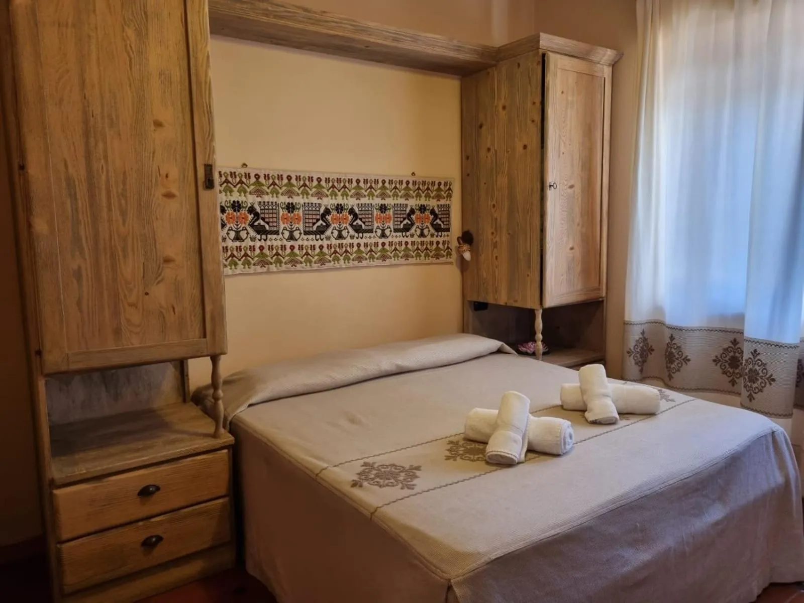 Photo of the whole room, Bed in Hotel Plammas