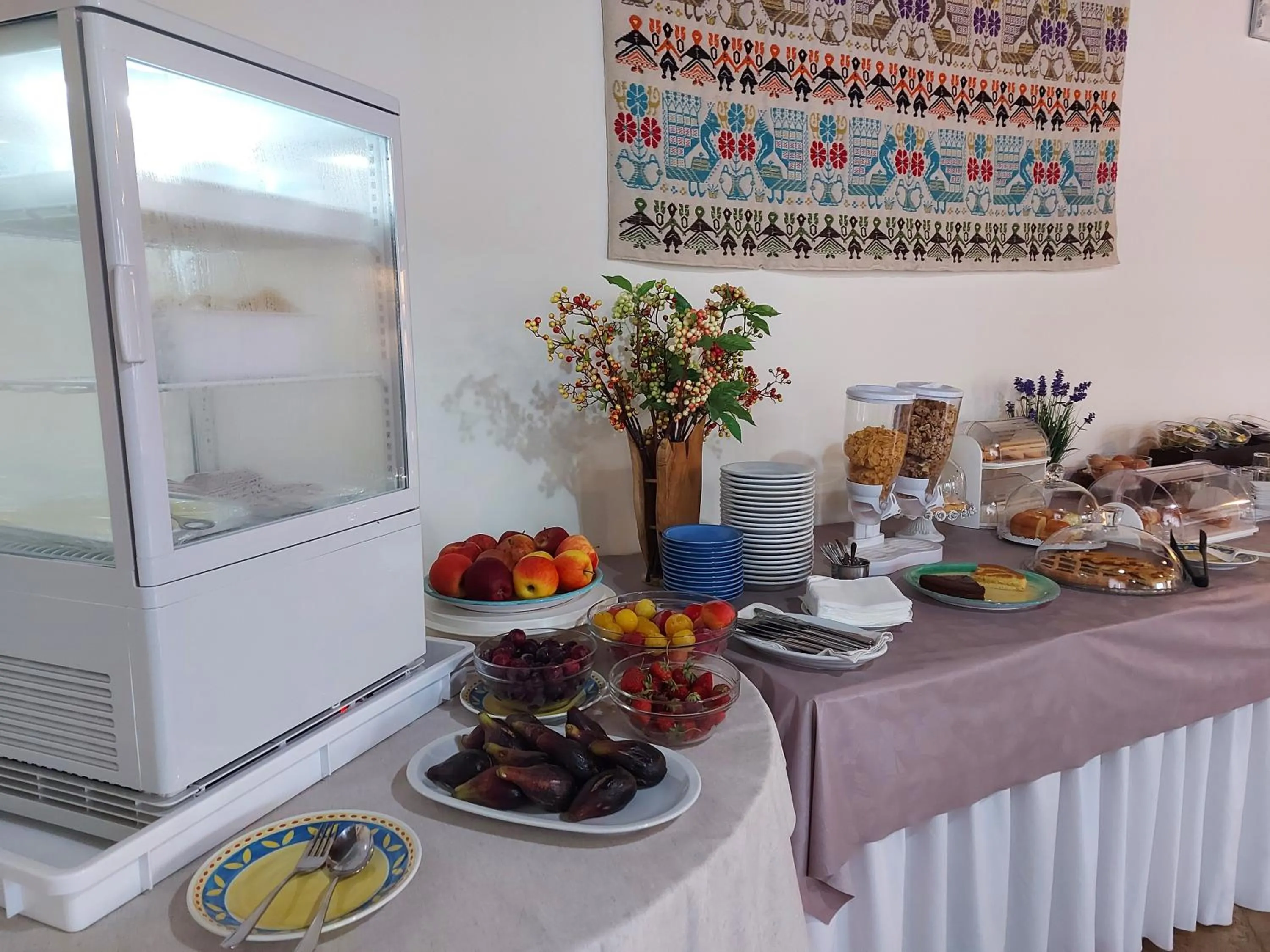 Breakfast in Hotel Plammas