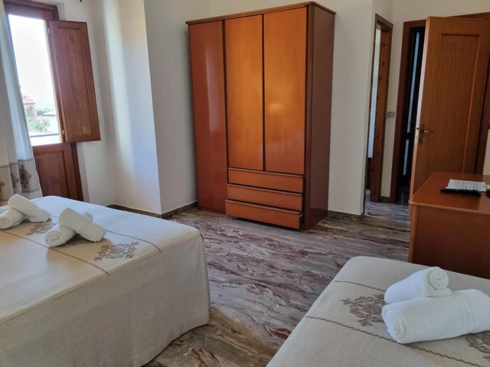 Photo of the whole room, Bed in Hotel Plammas