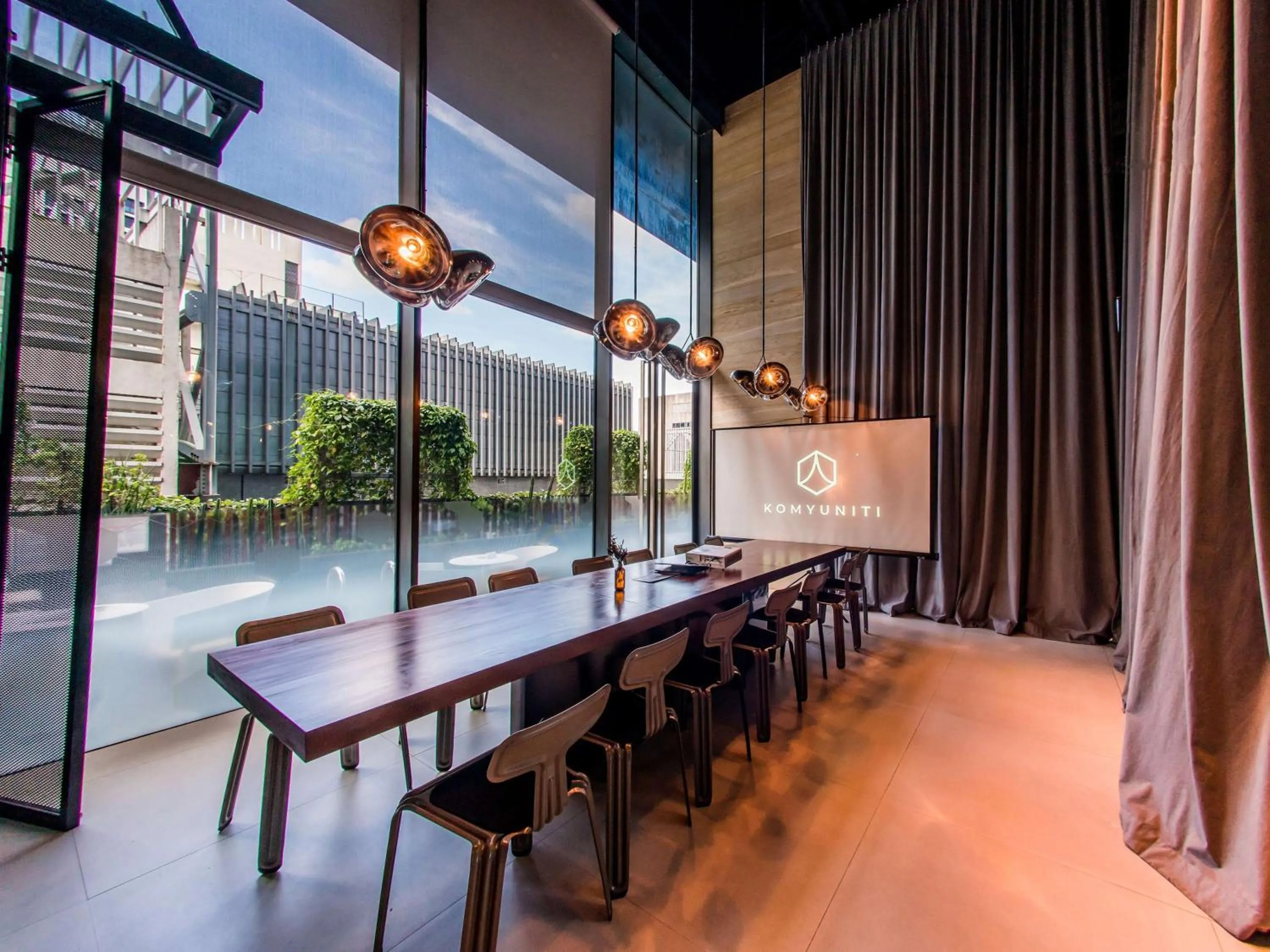 Meeting/conference room in YOTEL Singapore Orchard Road