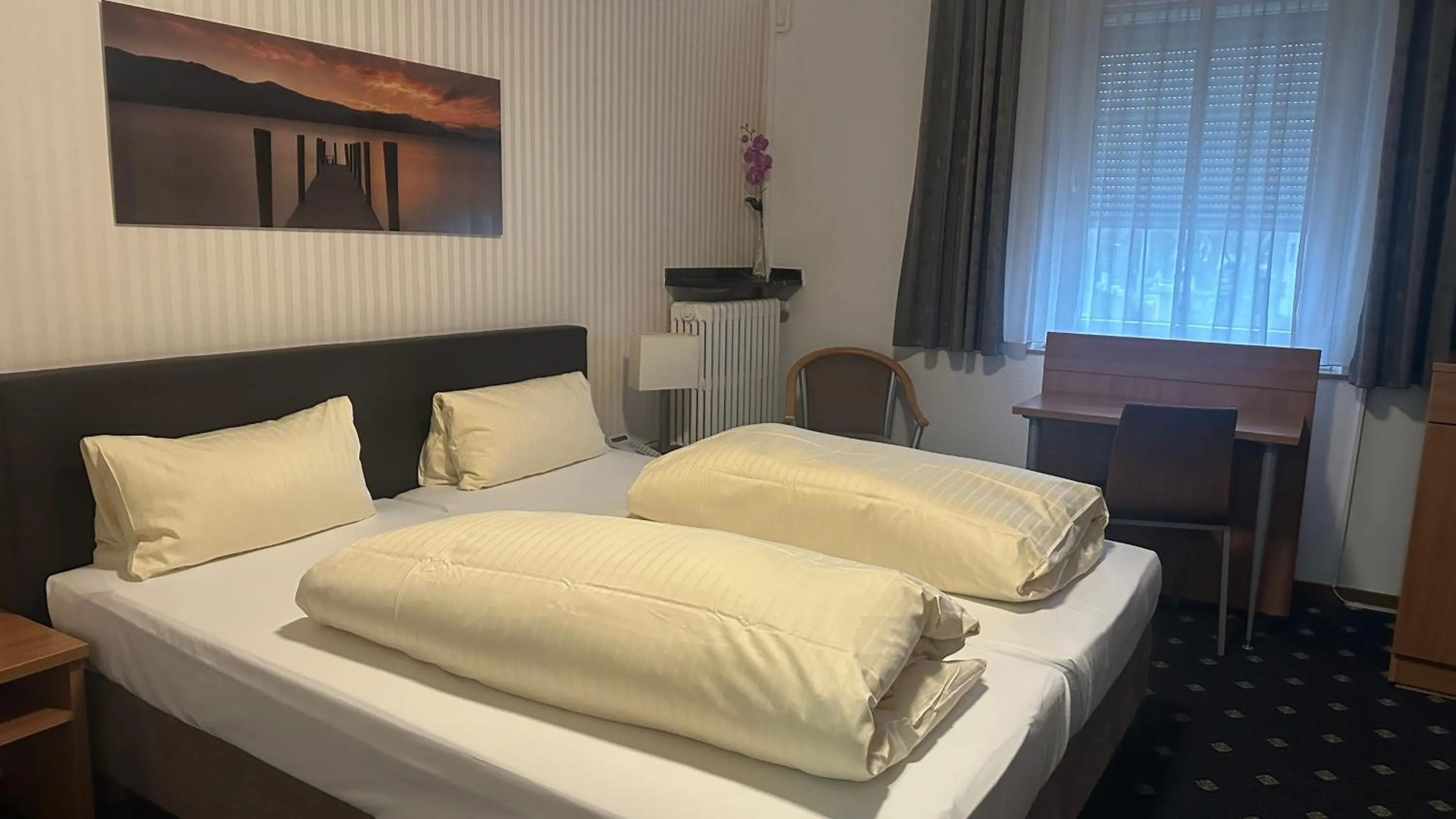 Bed in Hotel Restaurant Benger