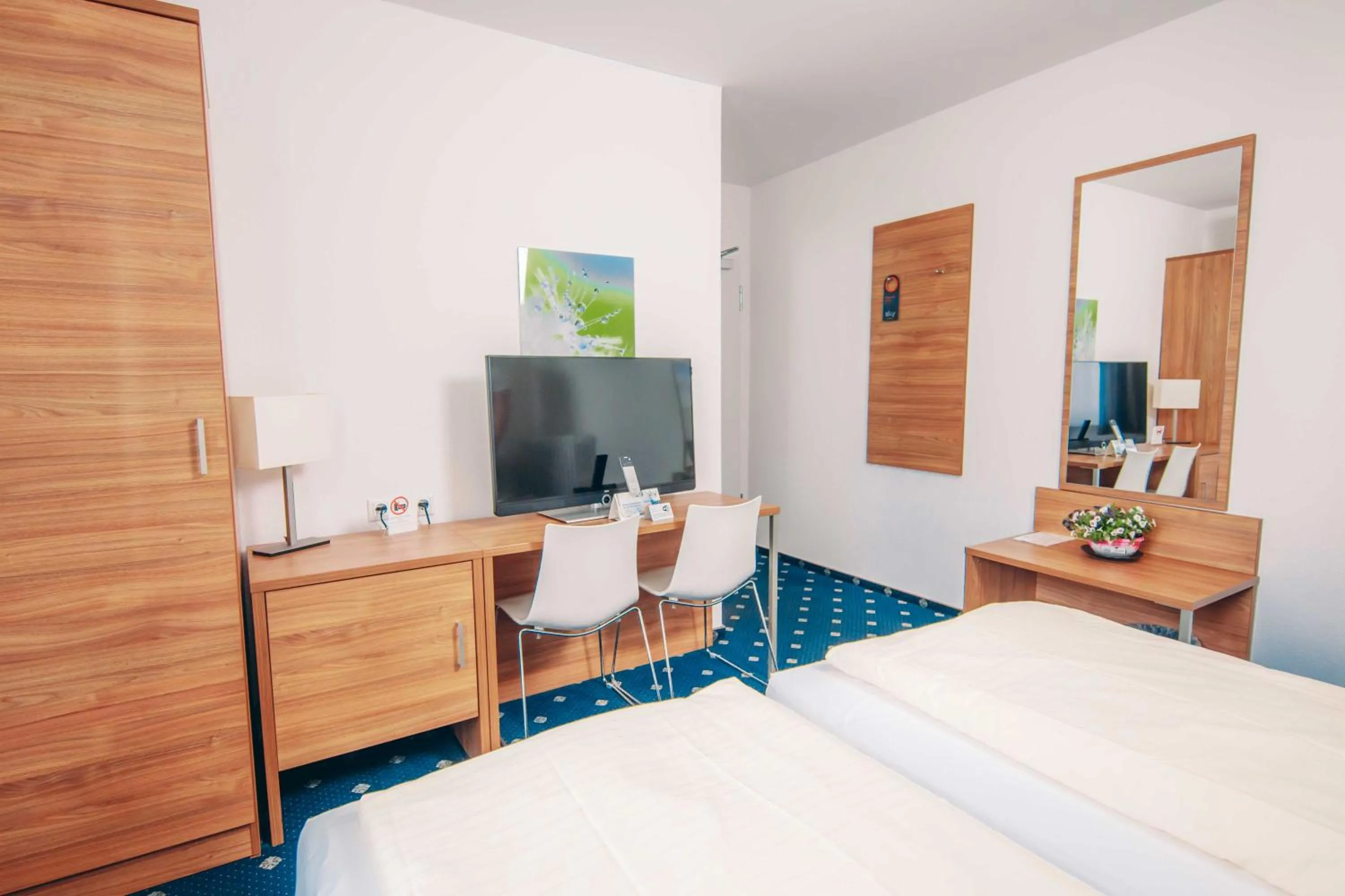 TV and multimedia, Bed in Hotel Restaurant Benger