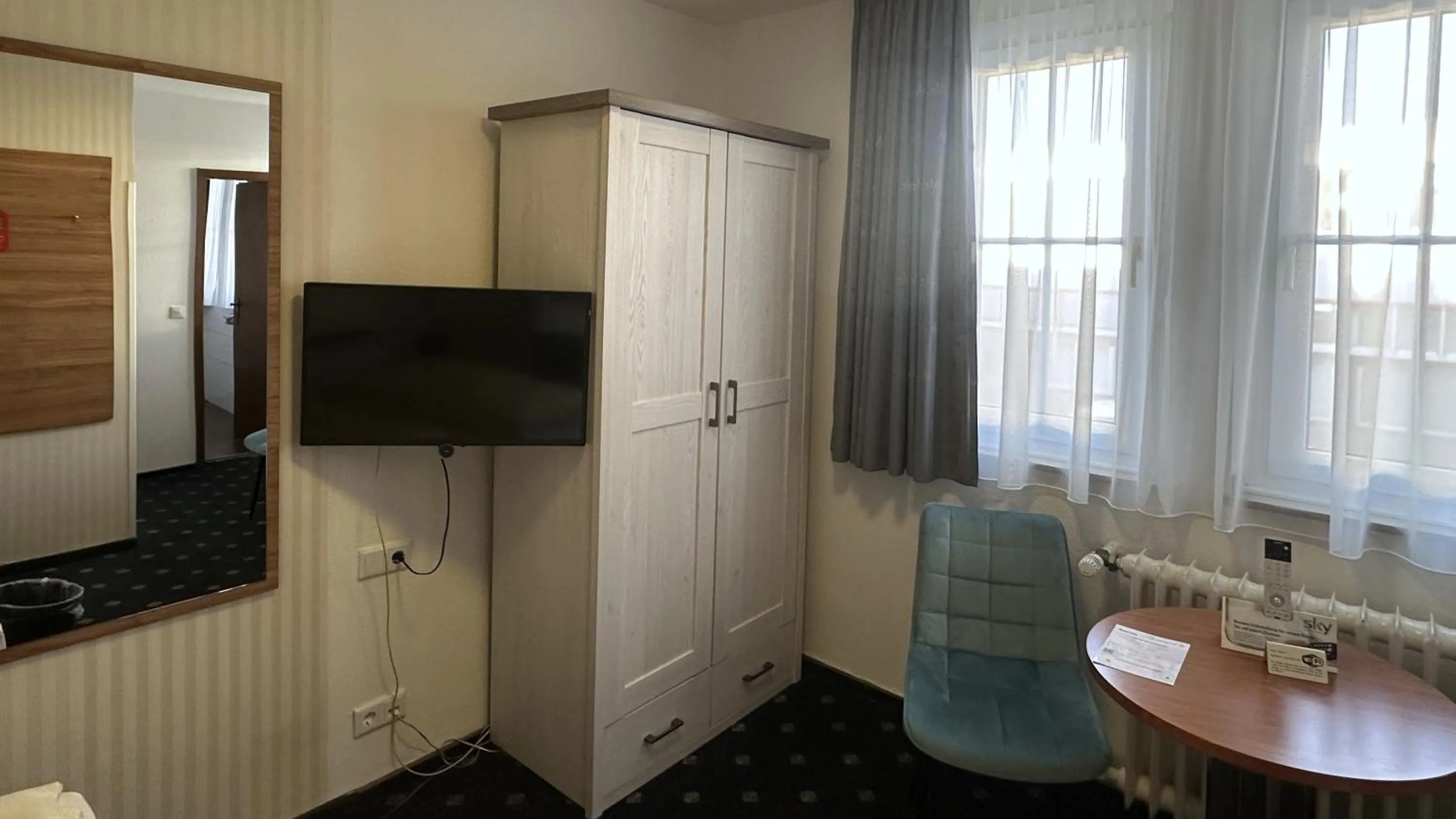 TV and multimedia in Hotel Restaurant Benger