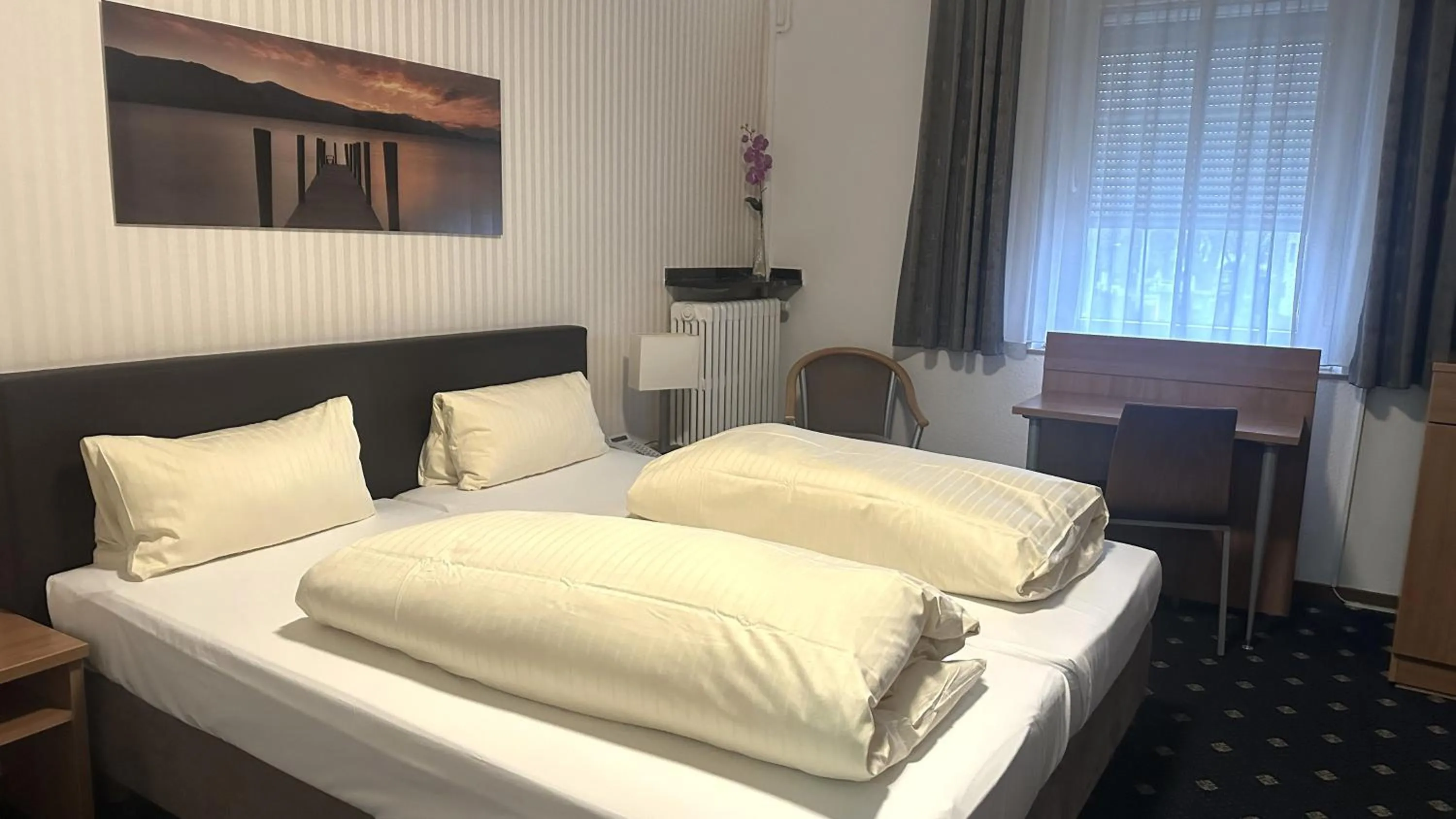 Bed in Hotel Restaurant Benger