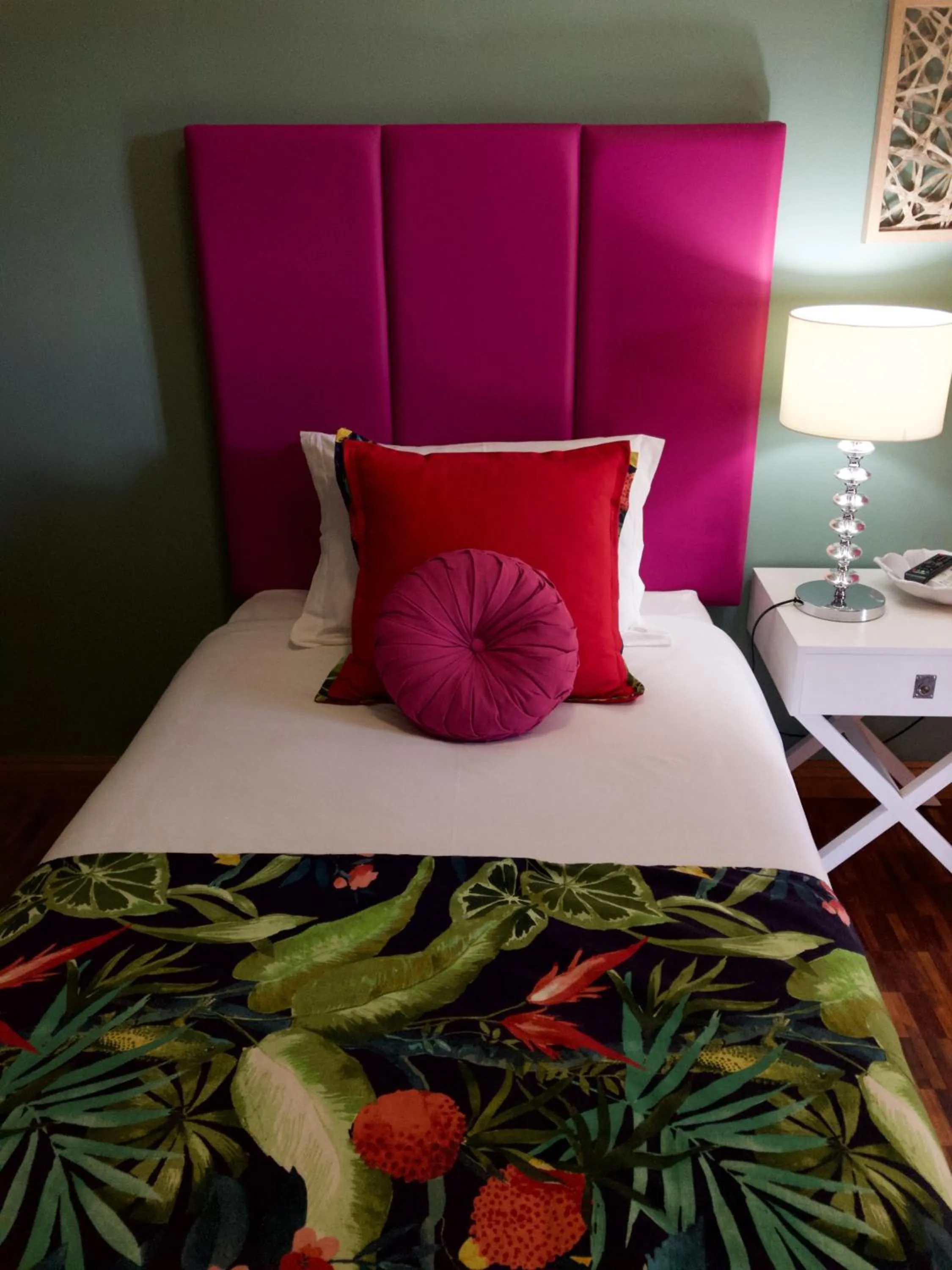 Bedroom, Bed in The Hedge Guesthouse