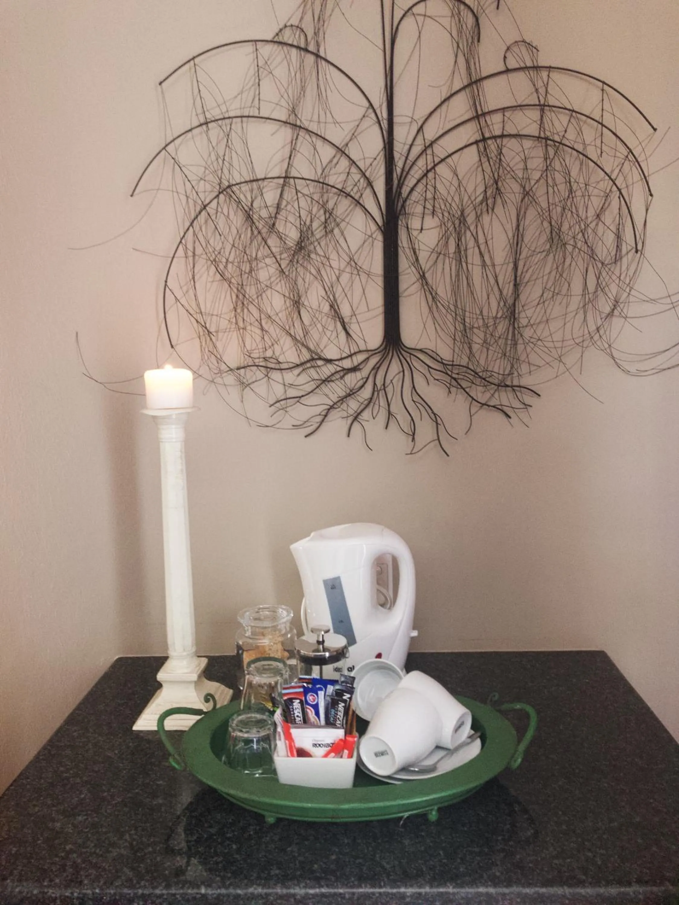 Coffee/tea facilities in The Hedge Guesthouse