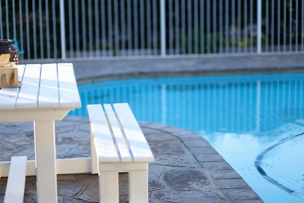 Swimming pool in The Hedge Guesthouse