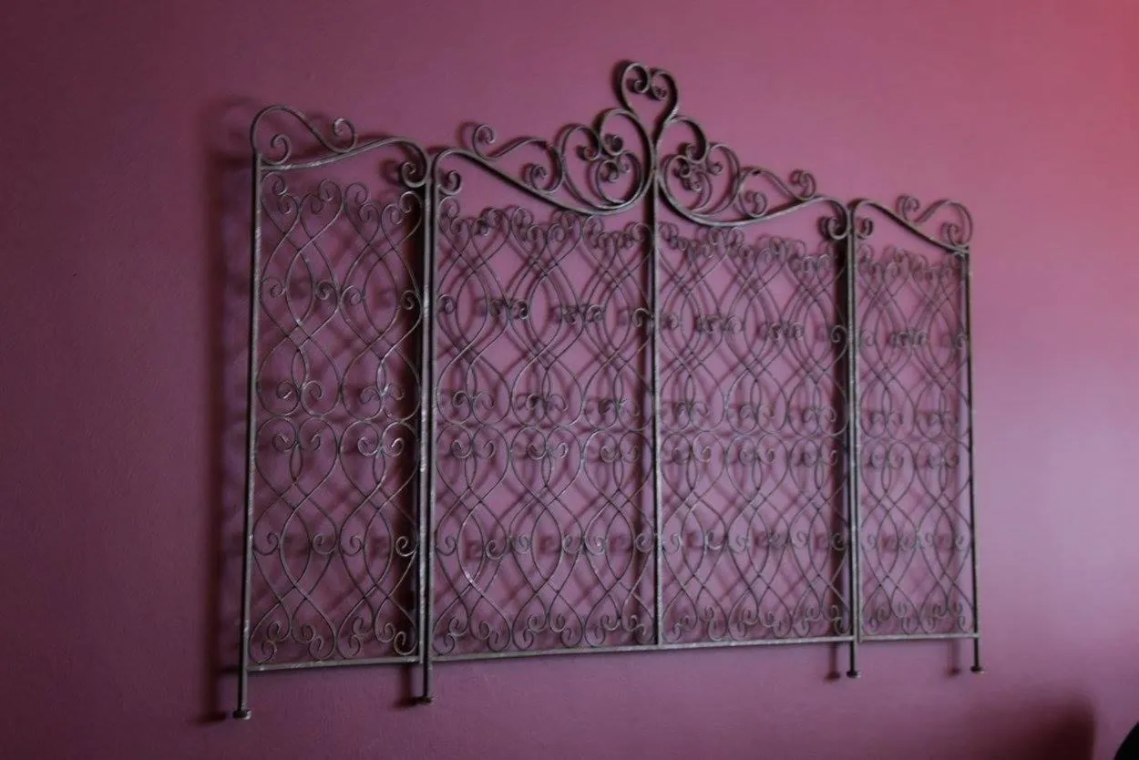 Decorative detail in The Hedge Guesthouse