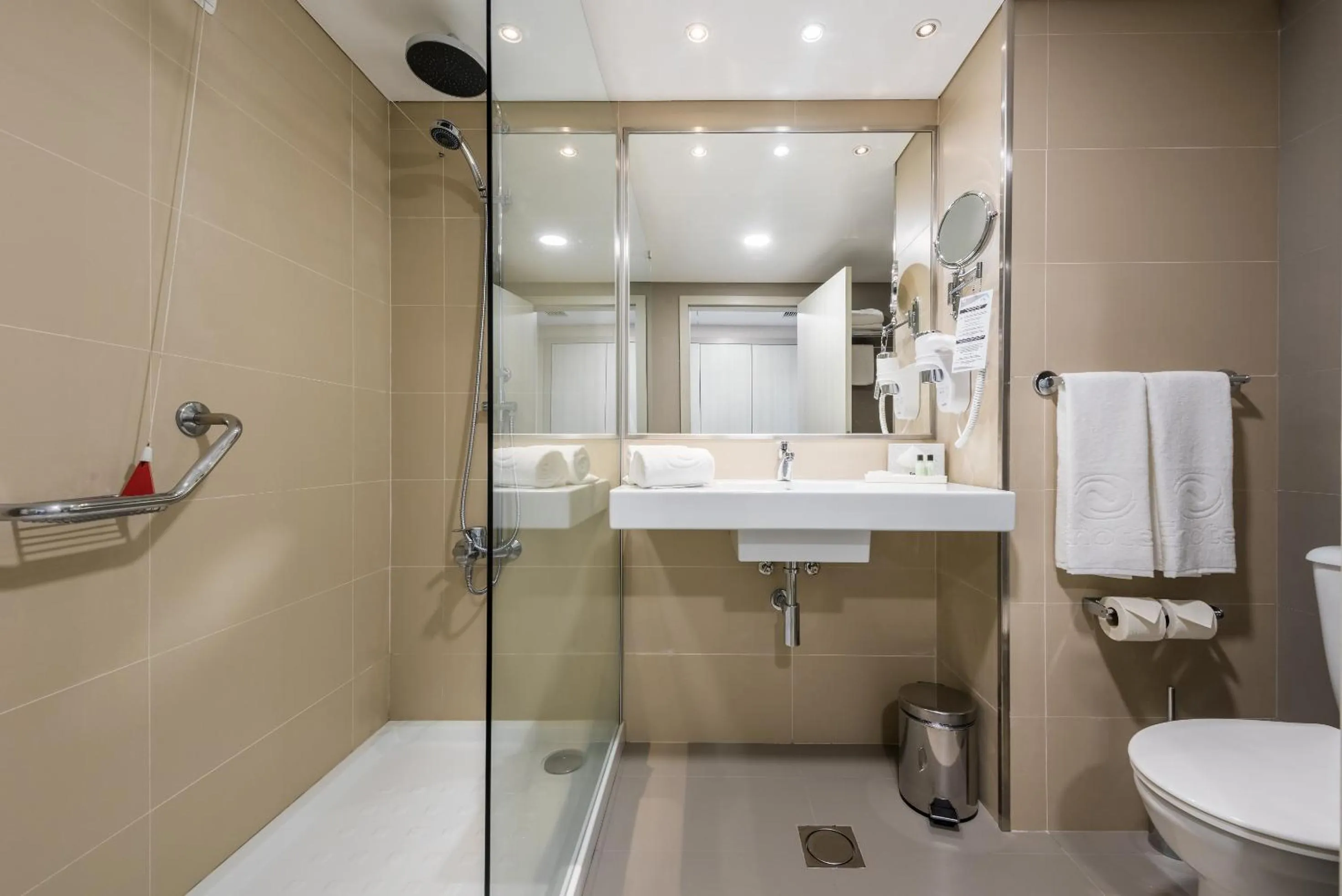 Shower in Enotel Sunset Bay