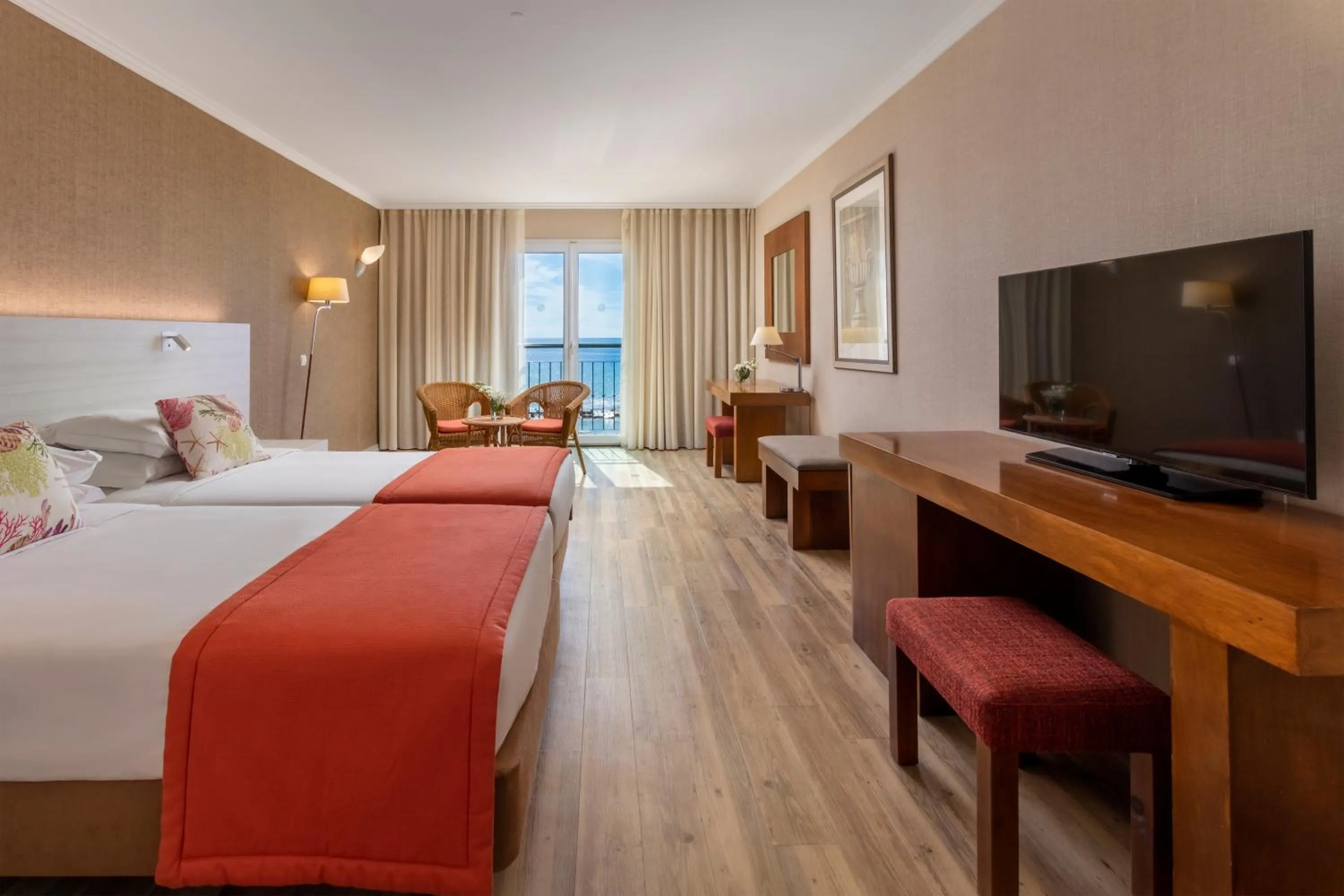 Bedroom, Bed in Enotel Sunset Bay