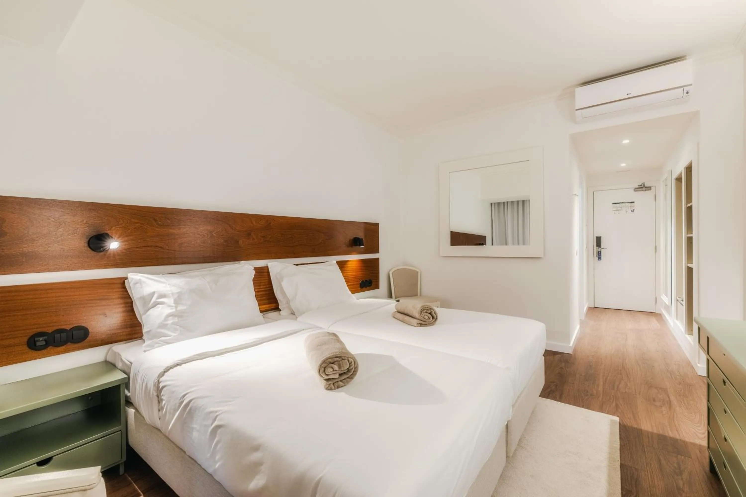 Bedroom, Bed in Enotel Santo da Serra