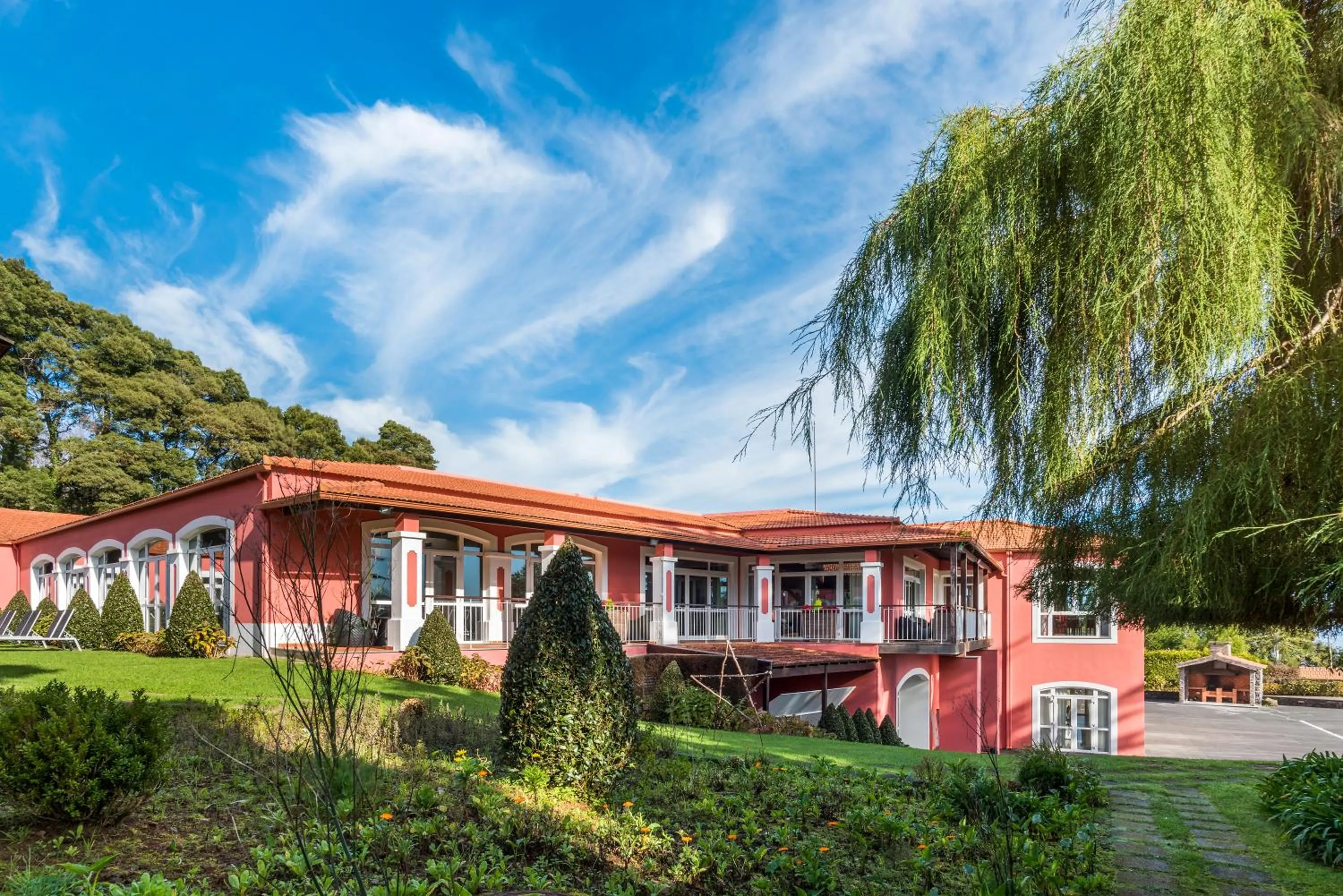 Property building in Enotel Santo da Serra