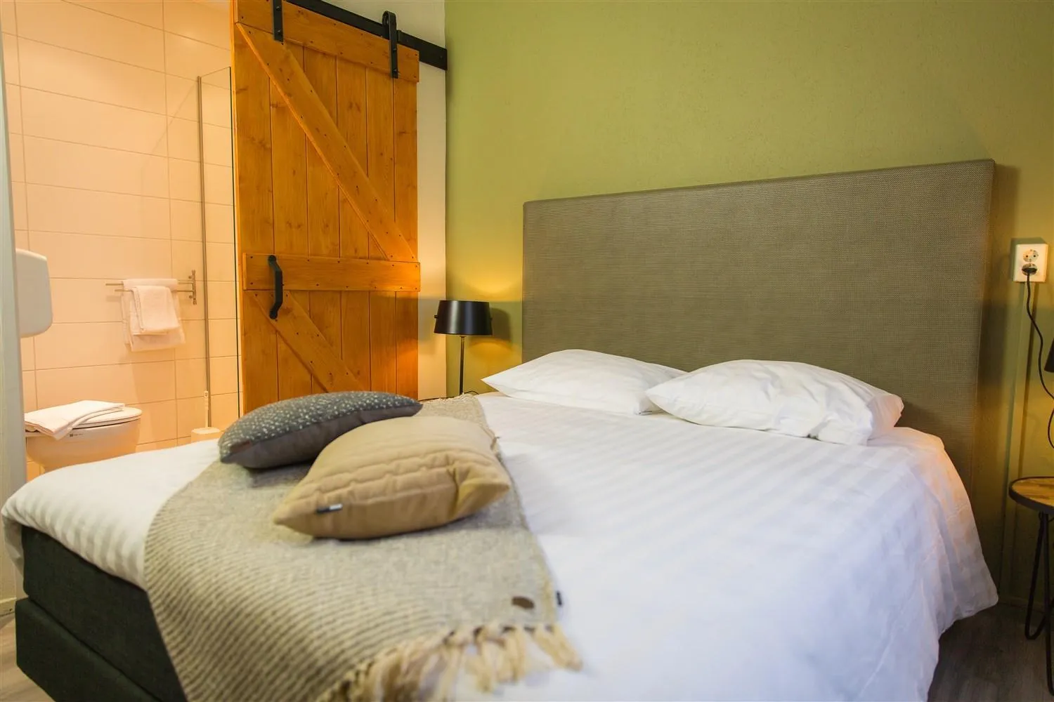 Bed in Bed & Breakfast Van Marion