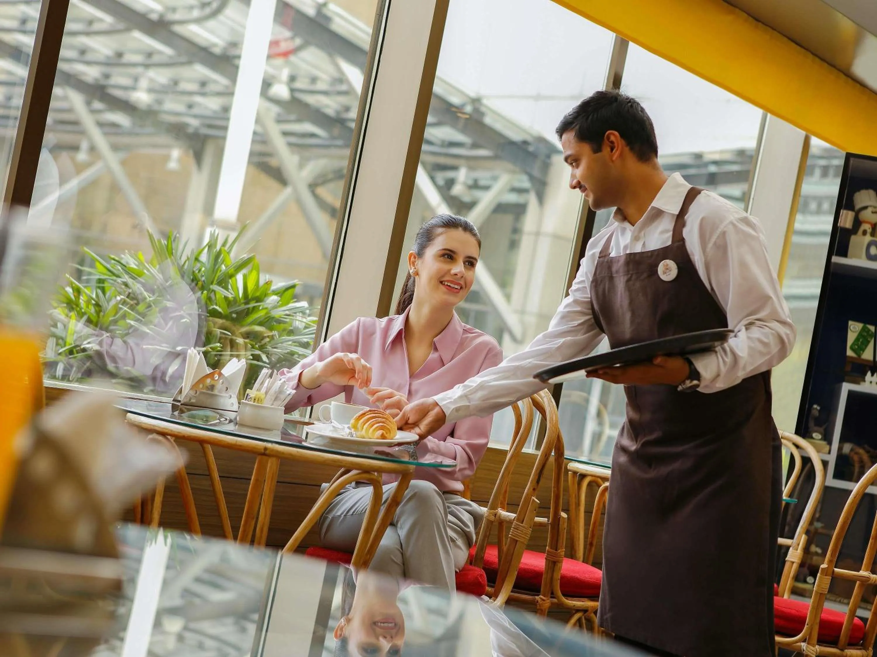 Restaurant/places to eat in Novotel Hyderabad Convention Centre