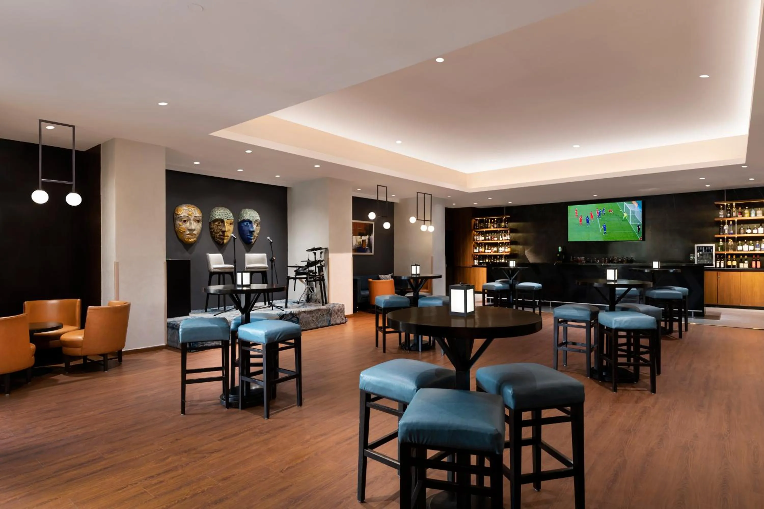 Restaurant/places to eat in Novotel Hyderabad Convention Centre