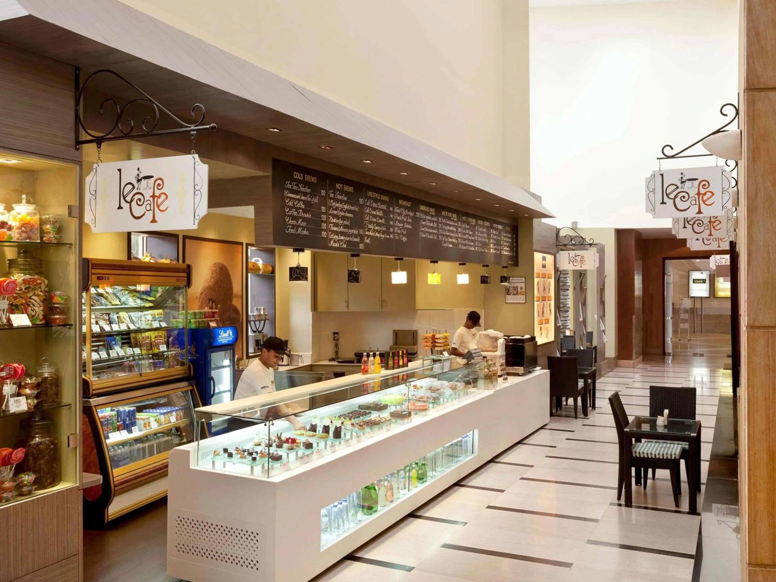 Restaurant/places to eat in Novotel Hyderabad Convention Centre