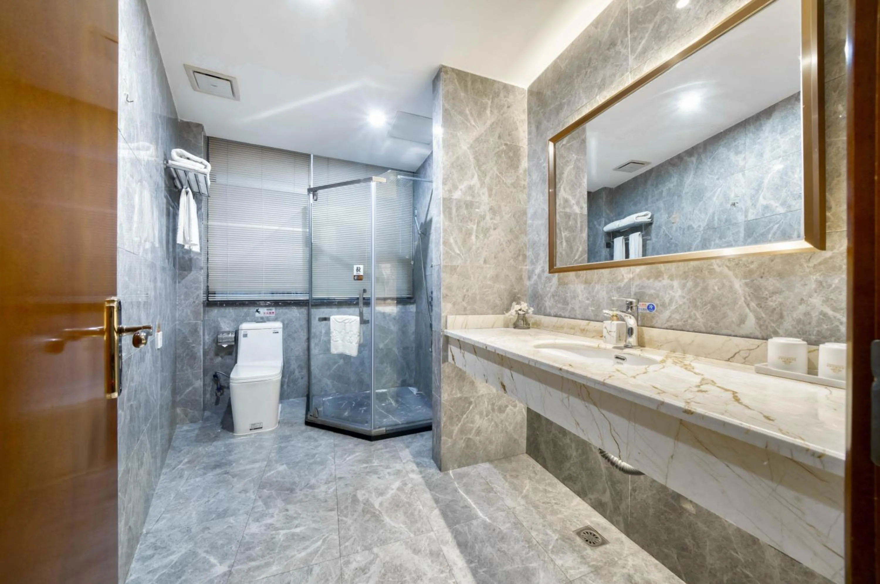 Hendra Hotel - Wenzhou Longwan International Airport Yongzhong Metro Station Branch