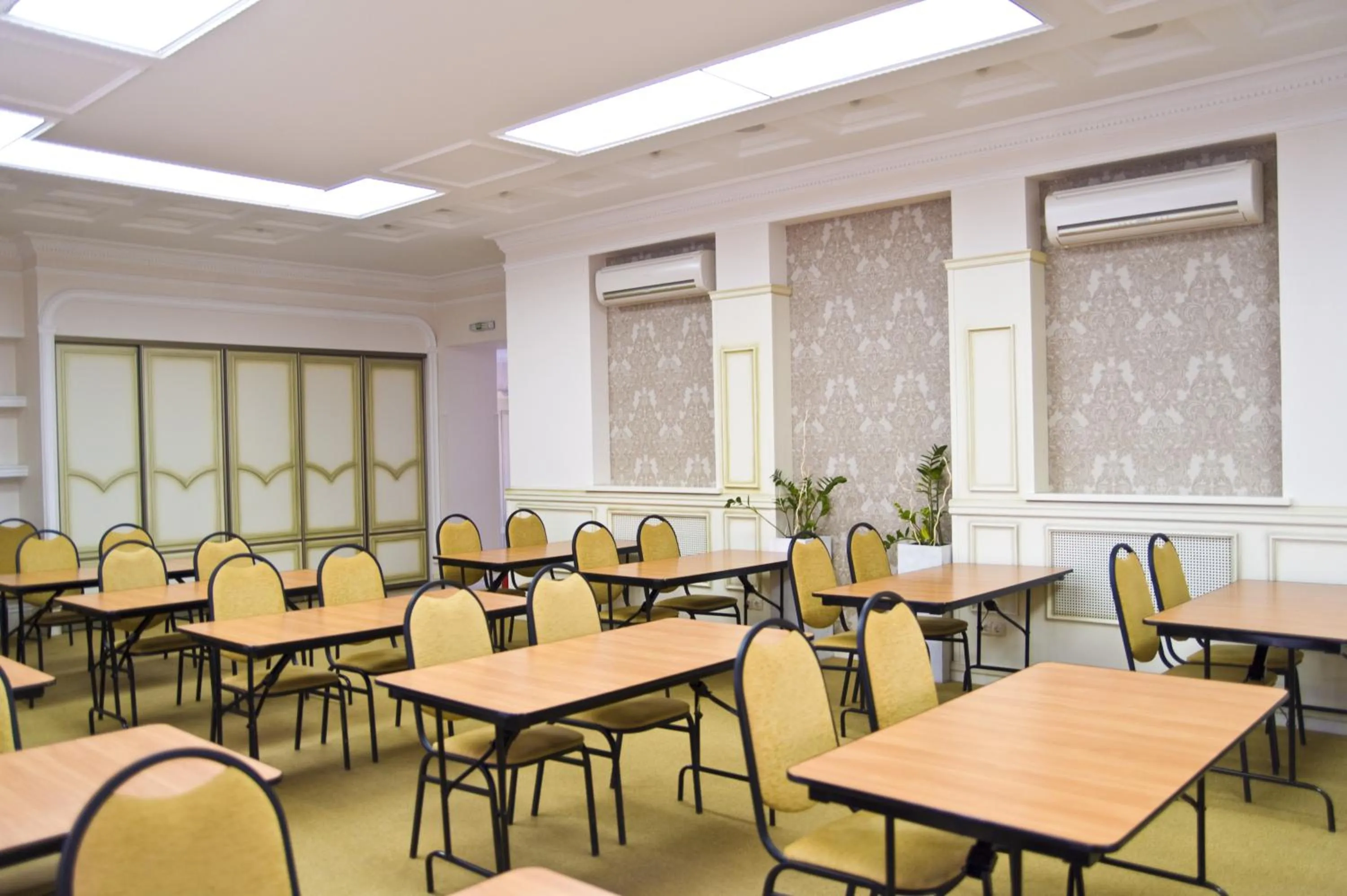 Business facilities in Aurora Premier Hotel