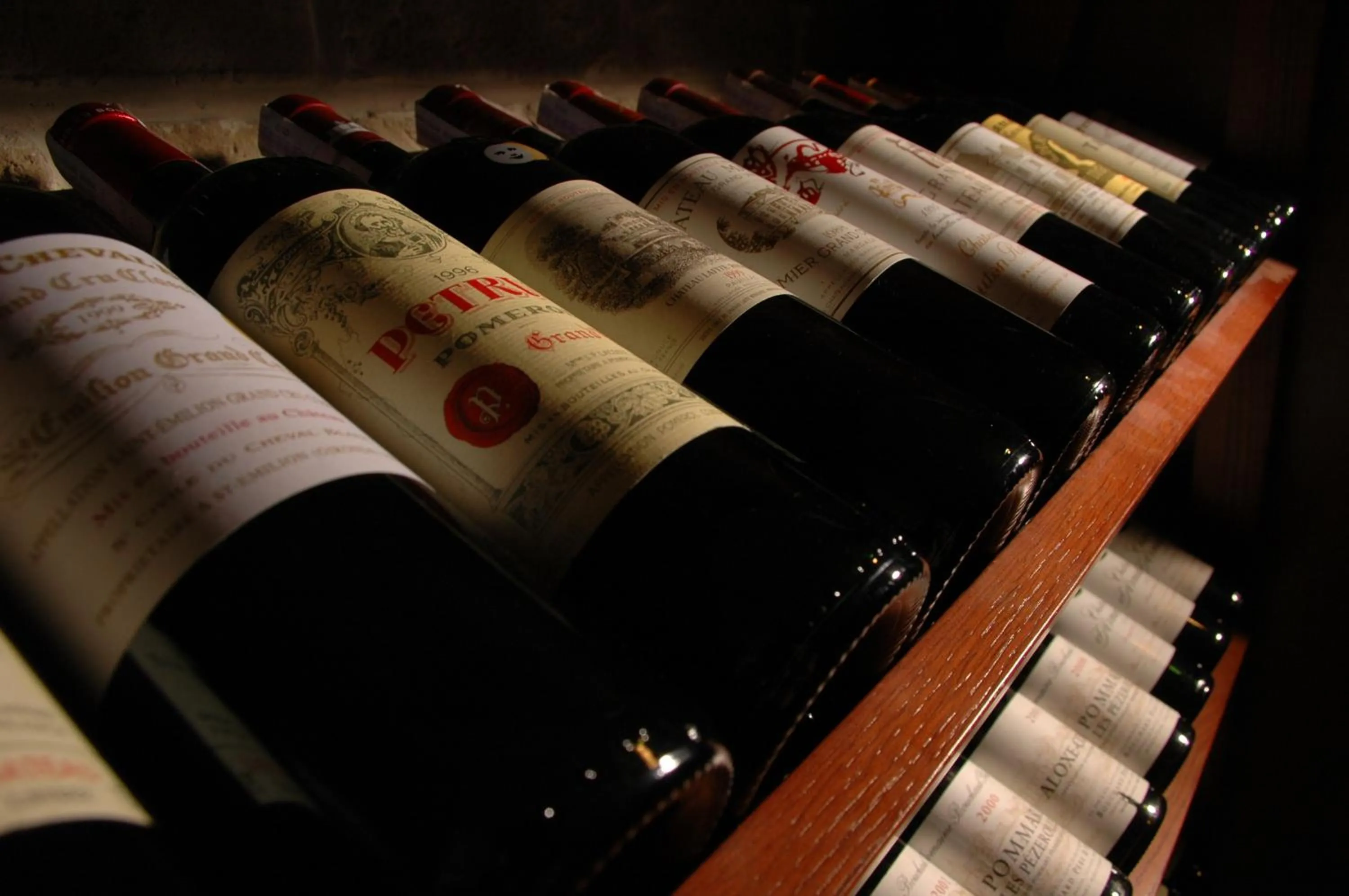 Restaurant/places to eat in Aurora Premier Hotel