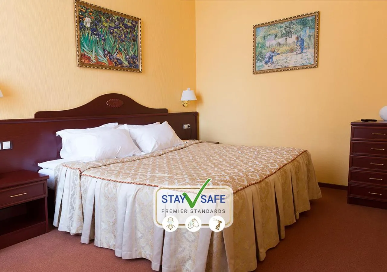 Bedroom, Bed in Aurora Premier Hotel