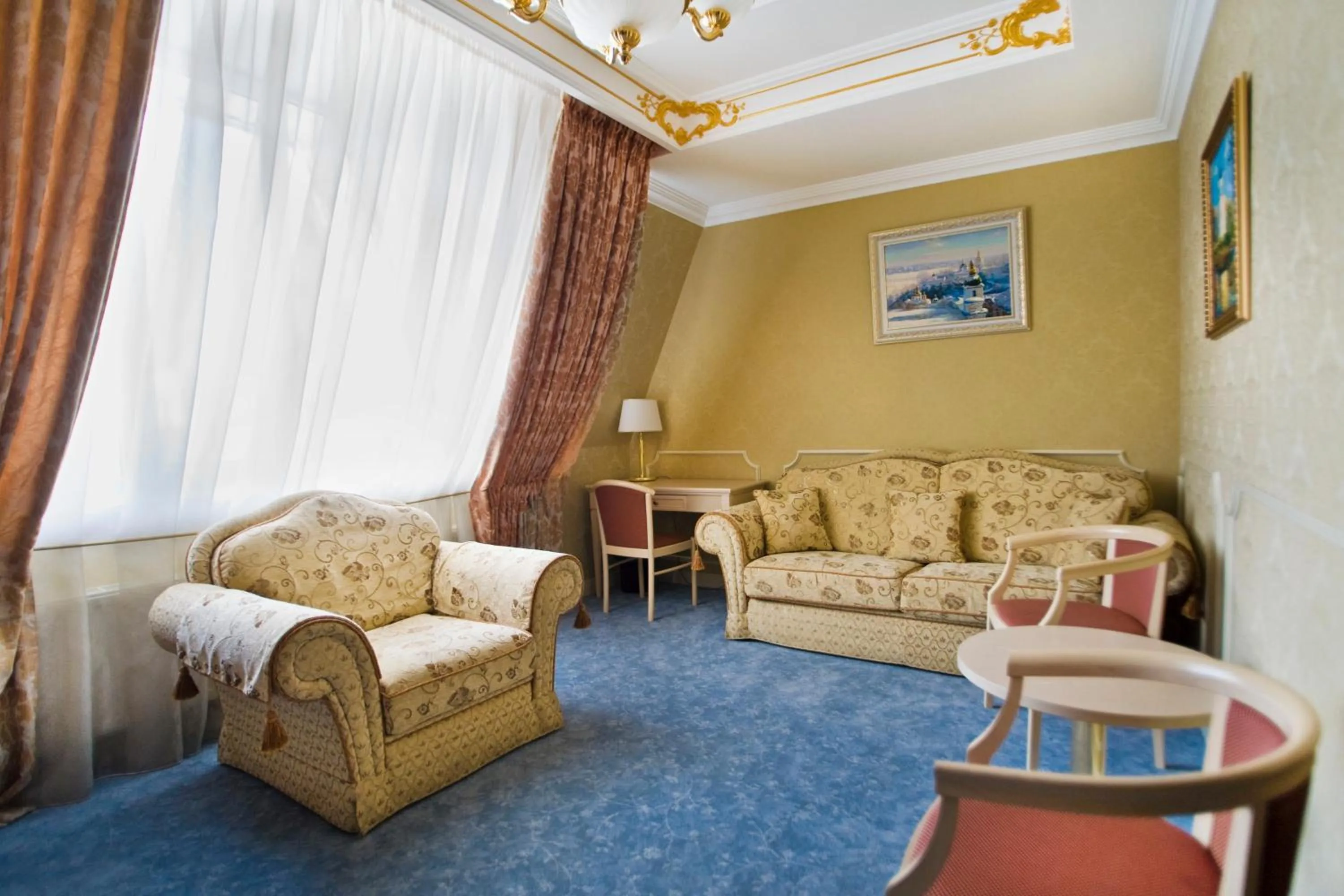 Photo of the whole room in Aurora Premier Hotel