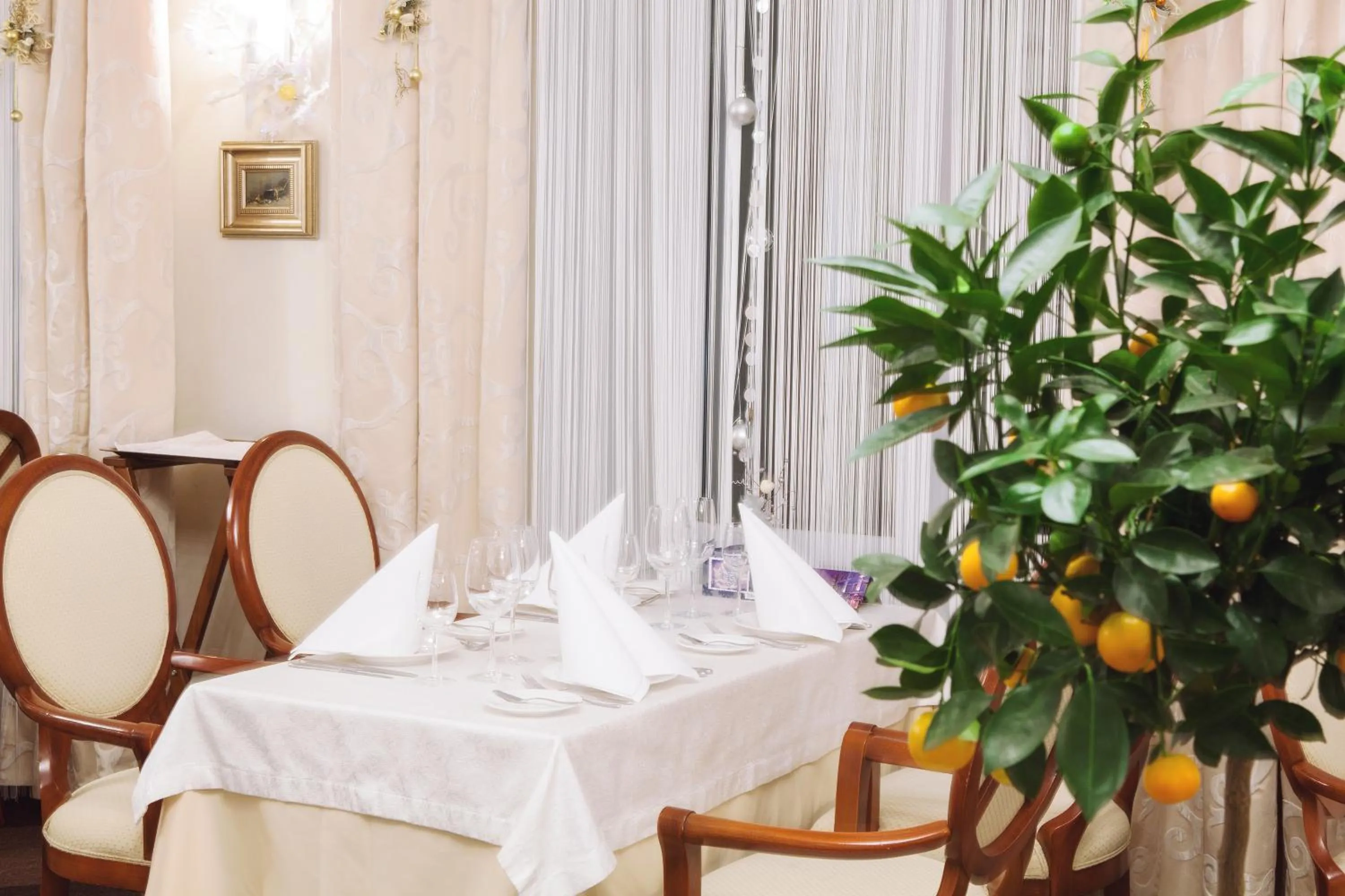 Restaurant/places to eat in Aurora Premier Hotel