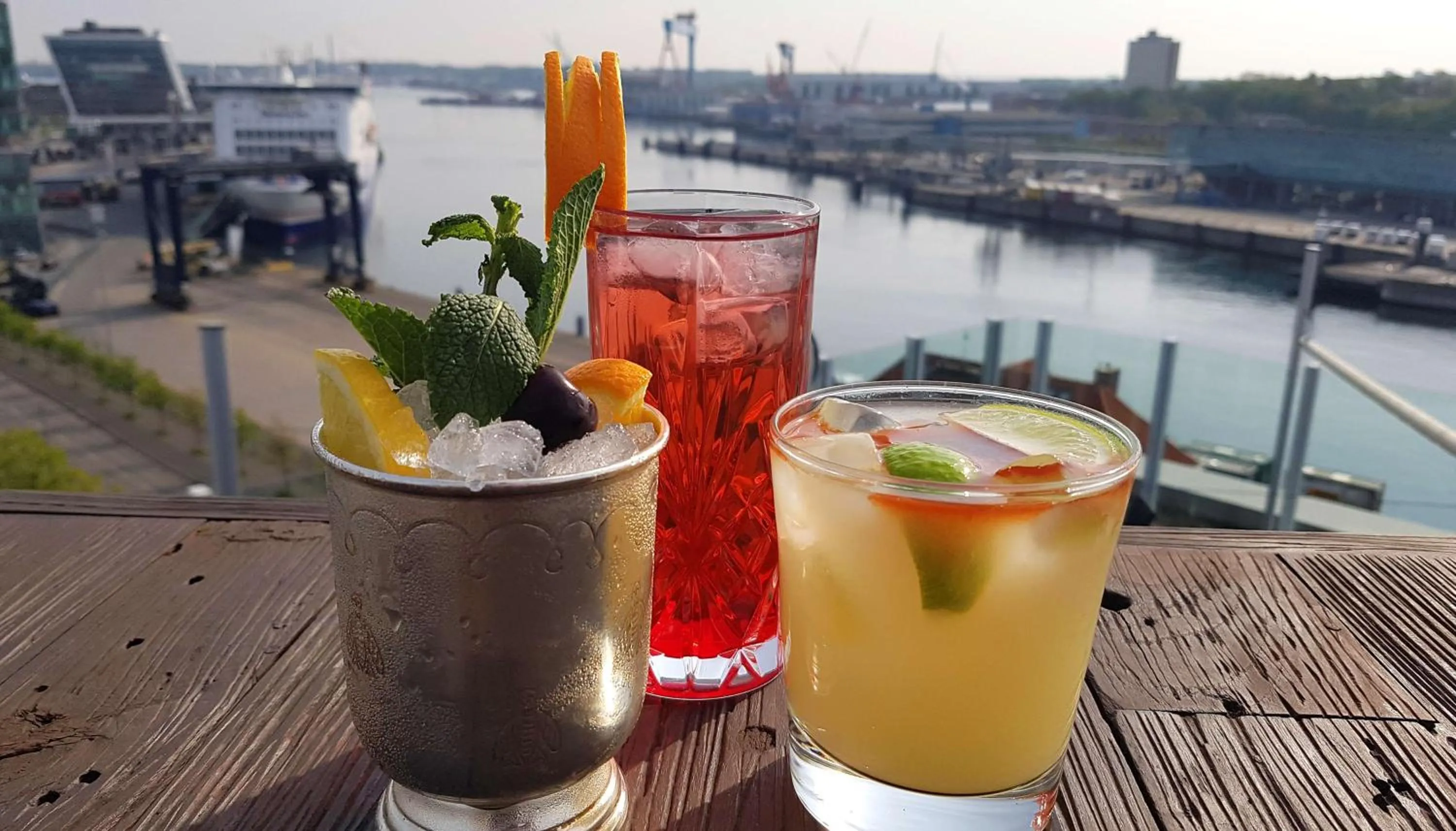 Lounge or bar in ATLANTIC Hotel Kiel