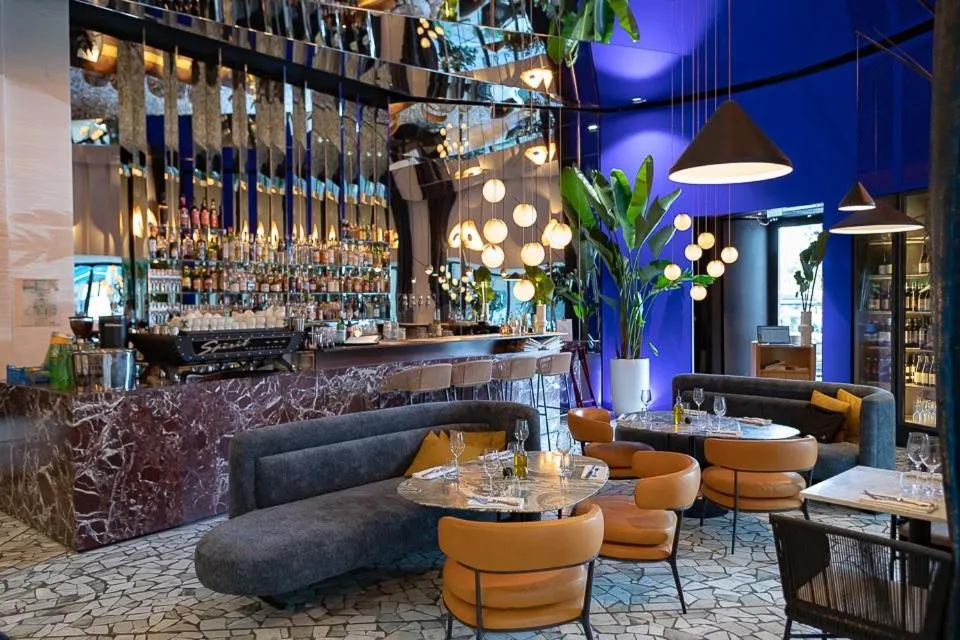 Meals in Hotel Square