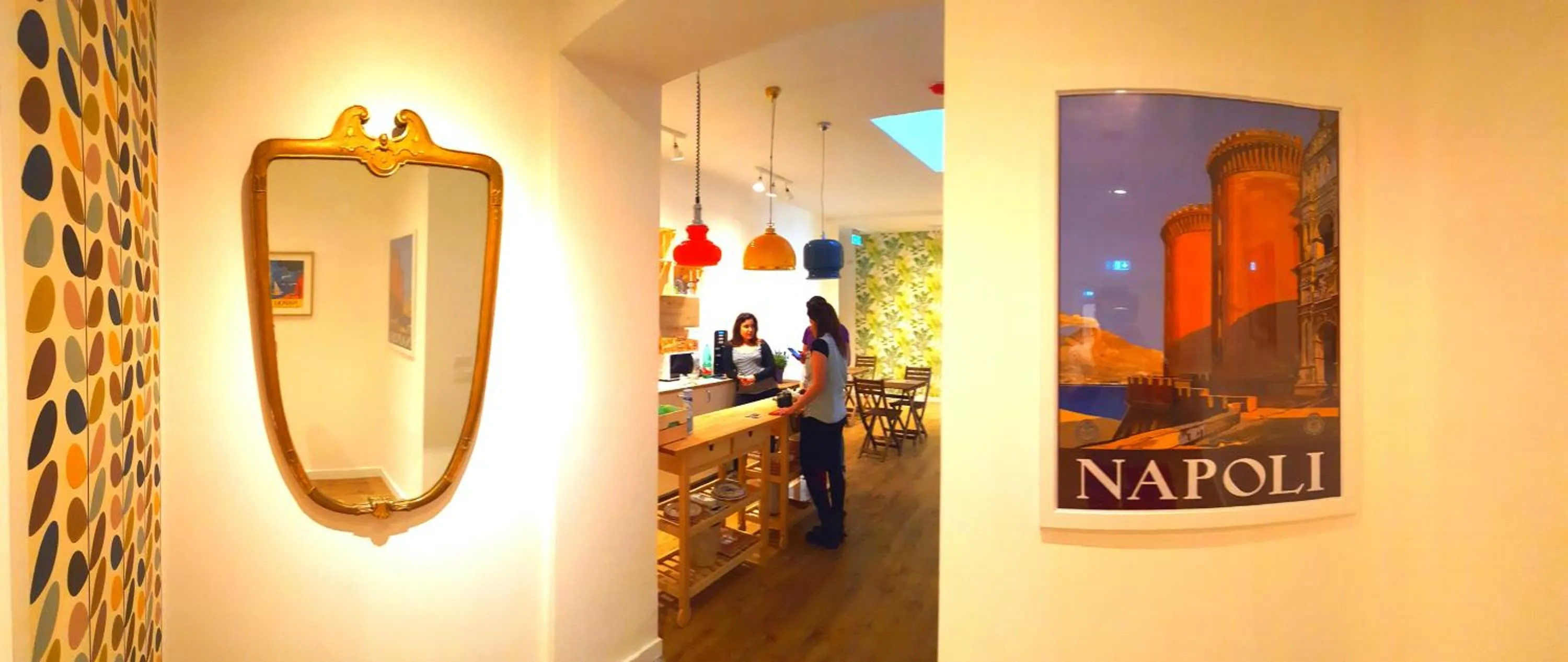 Food and drinks in Napoli Tree - Lungomare