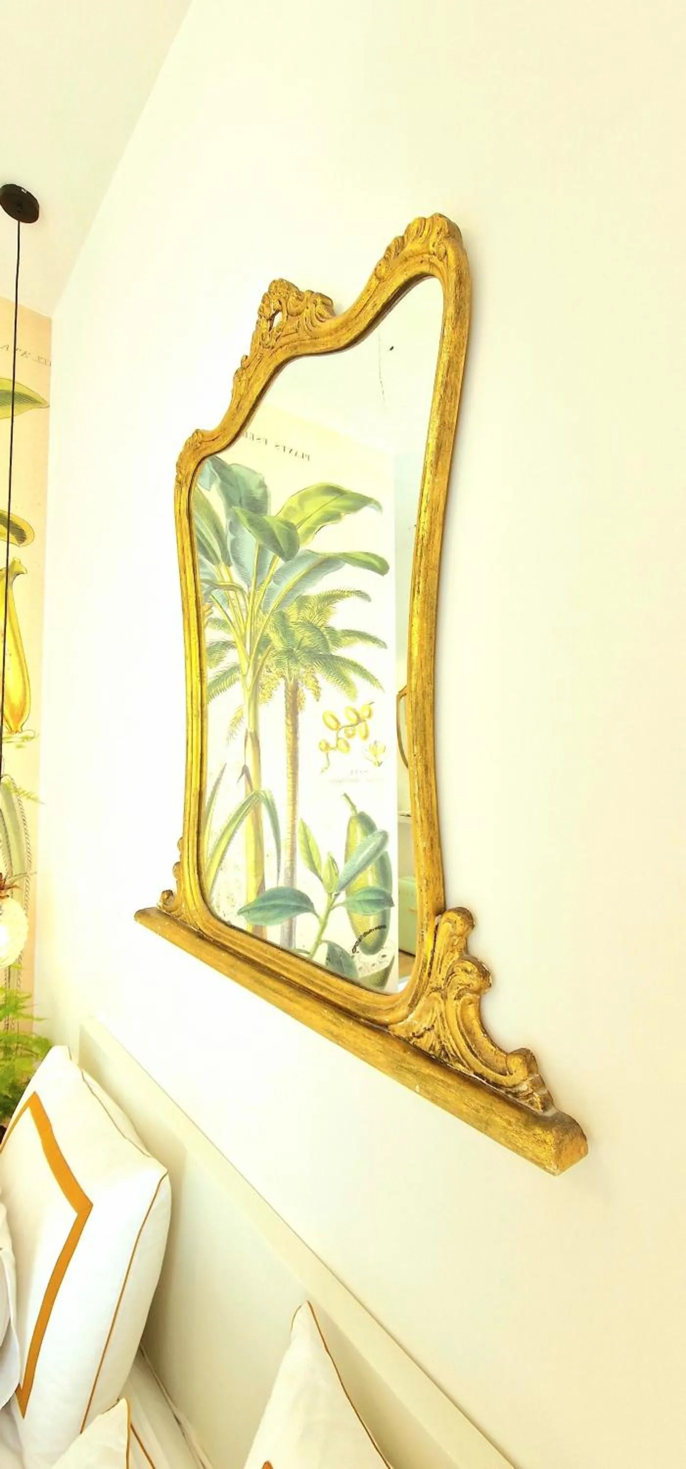 Decorative detail in Napoli Tree - Lungomare