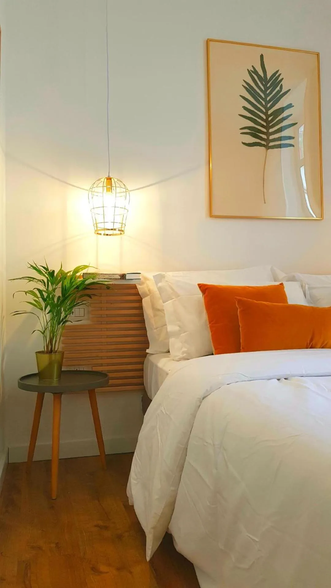 Decorative detail, Bed in Napoli Tree - Lungomare